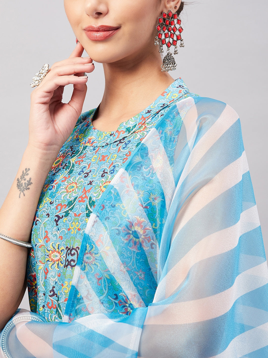 InWeave Women's Sky Blue Floral Halter Kurta Set W Sb Leh Organza Dupatta - Swadesiicart