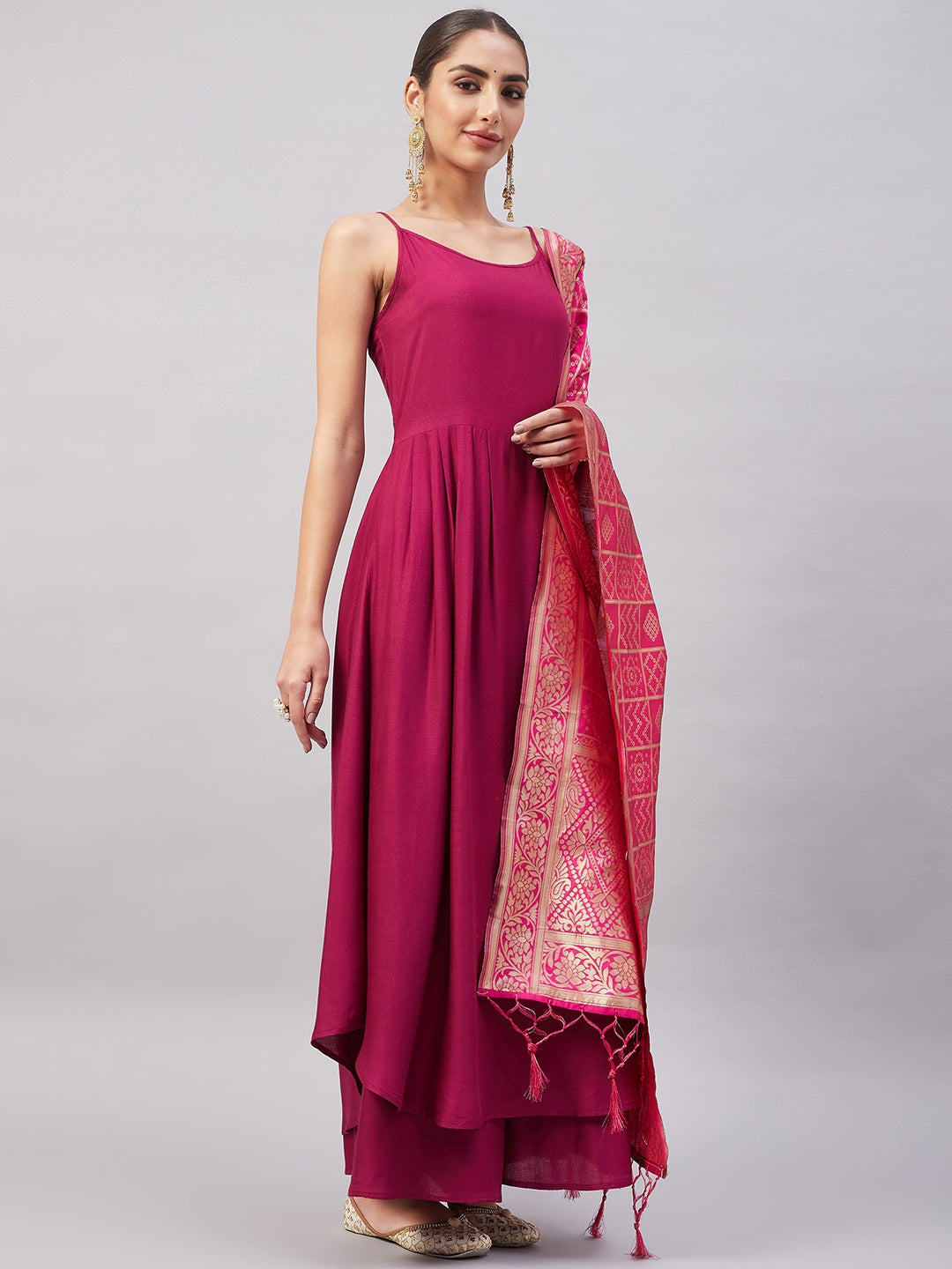 InWeave Women's Wine Solid Strappy Set With Pink Brocade Dupatta - Swadesiicart