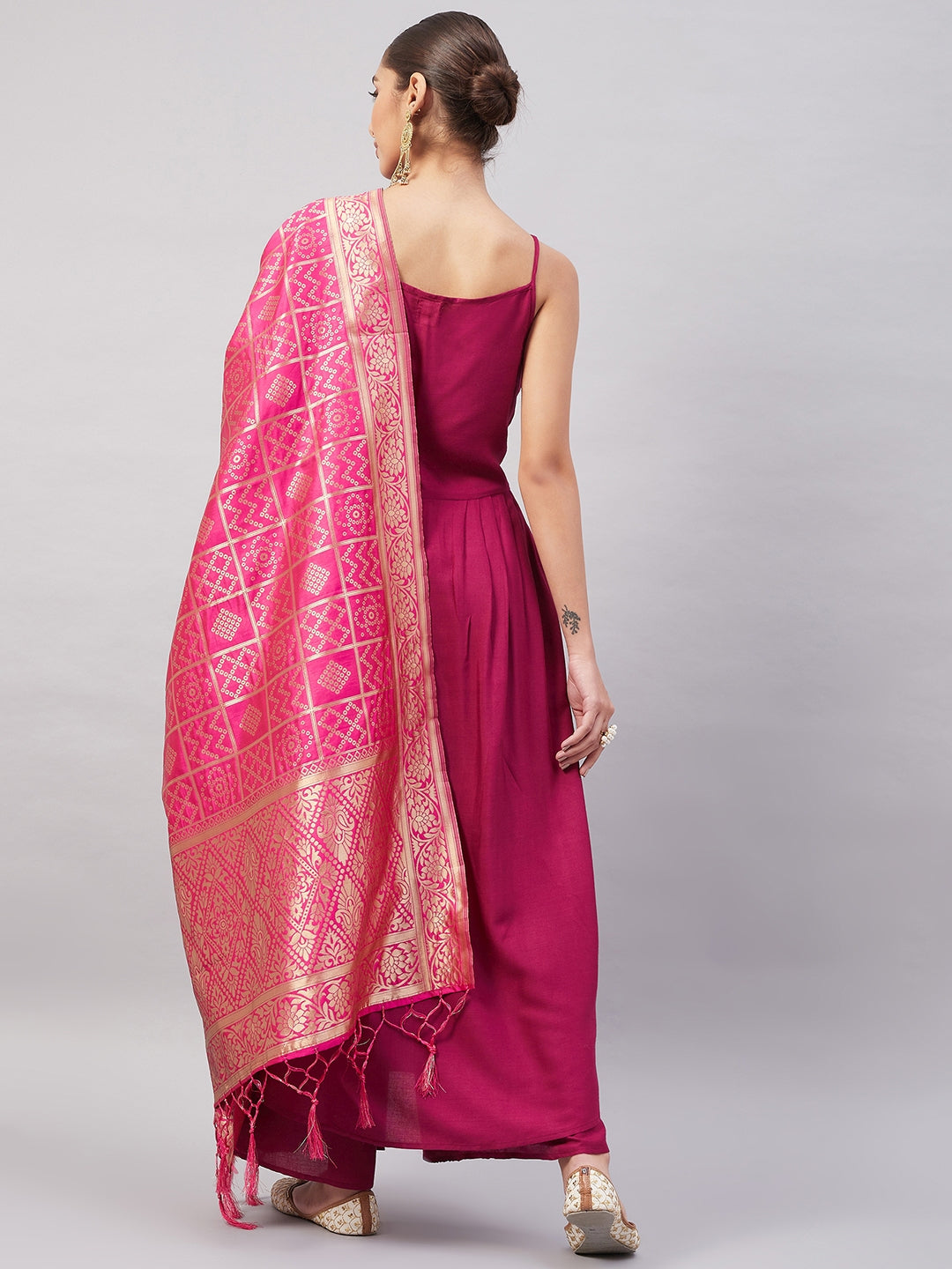 InWeave Women's Wine Solid Strappy Set With Pink Brocade Dupatta - Swadesiicart