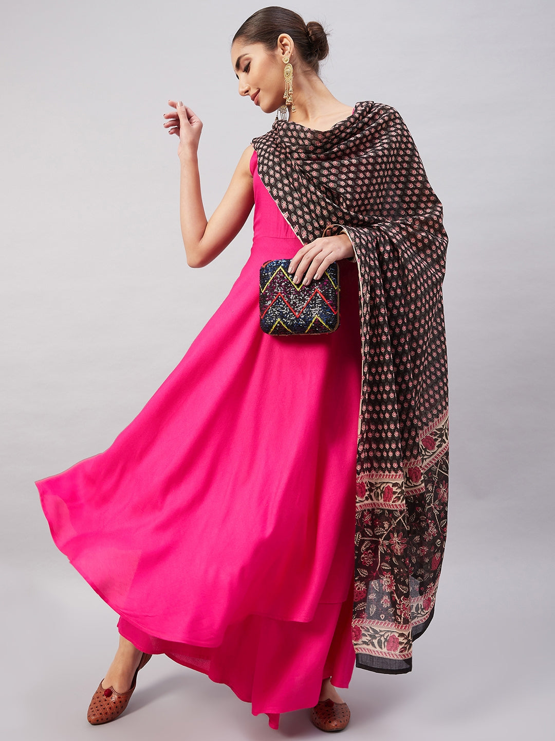InWeave Women's Fuchsia Sleeveless Kurta Set W Black Pink Ethnic Dupatta - Swadesiicart