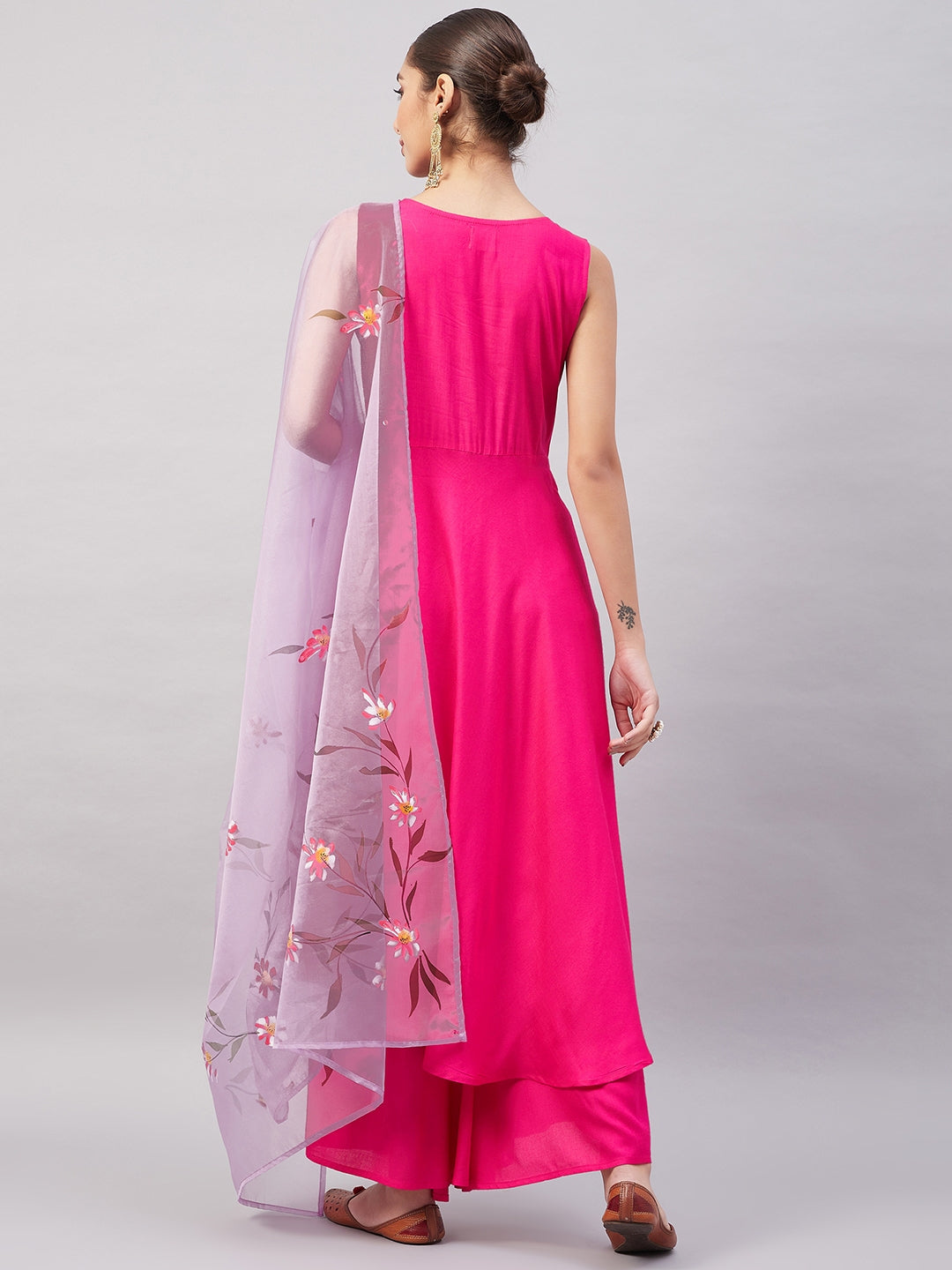 InWeave Women's Fuchsia Sleeveless Kurta Set W Mauve Handpaint Organza Dupatta - Swadesiicart