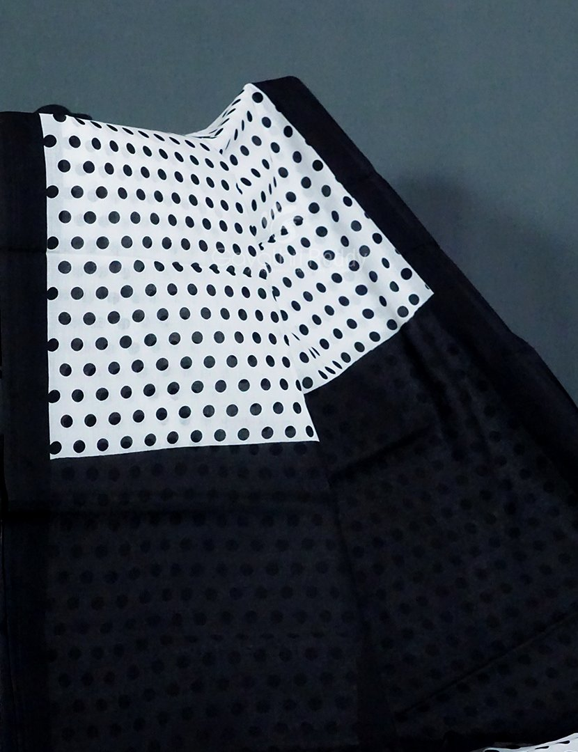 White And Black Block Print Pure Mulmul Cotton Saree By Gayathri Reddy Designer Studio | Swadesiicart