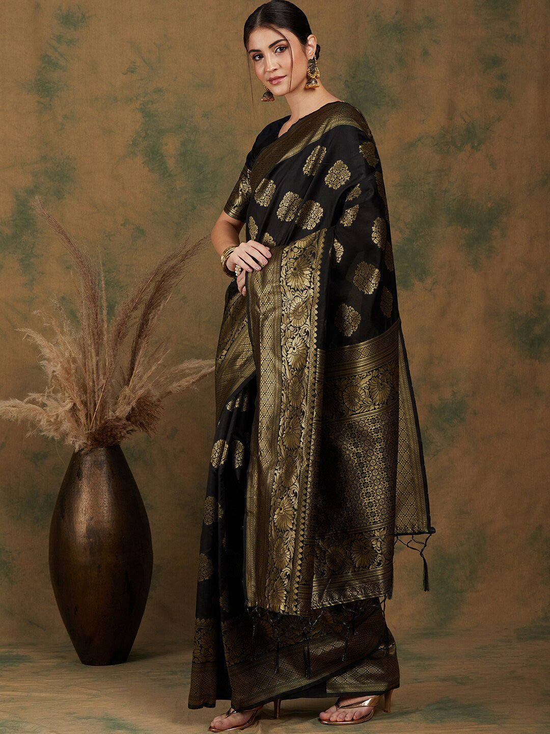 Sangria Ethnic Motif Woven-Design Banarasi Sarees | Swadesiicart