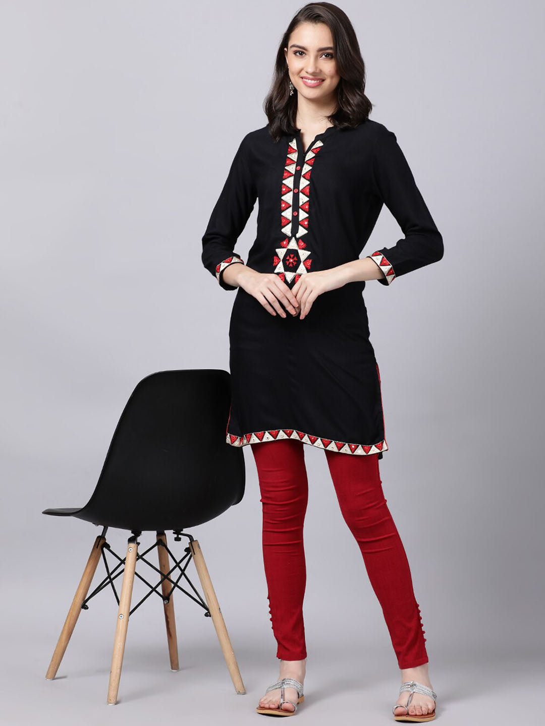 Souchii Women Black Geometric Embroidered Grandeur & Majestic Artwork Kurta - Swadesiicart