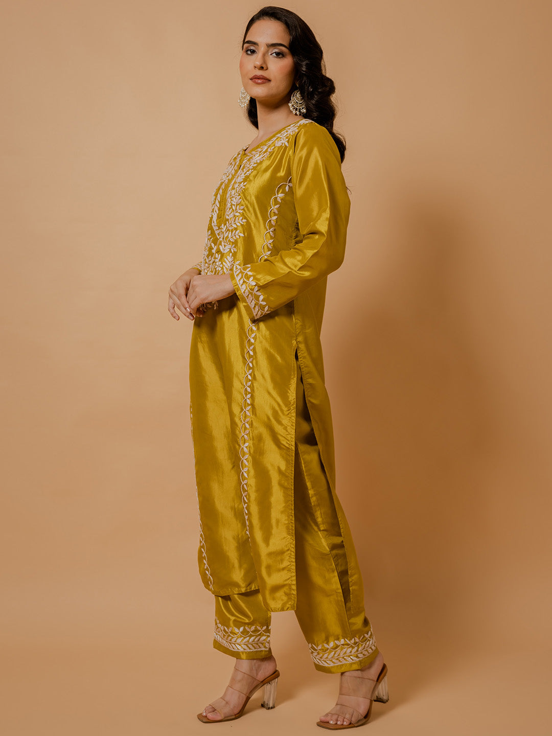 HOUSE OF KARI Floral Embroidered Silk Chikankari Kurta | Swadesiicart