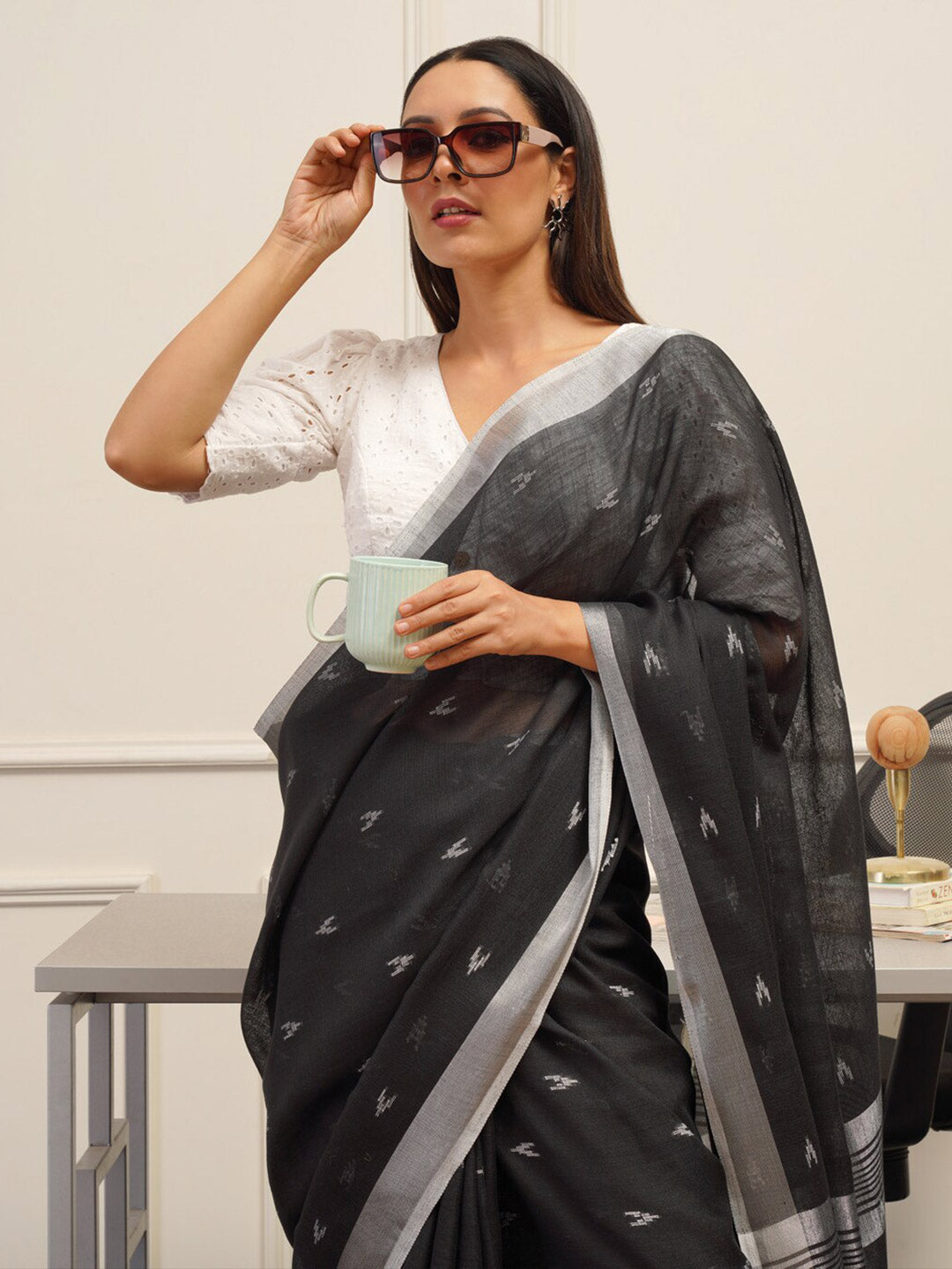Tikhi Imli Ethnic Motifs Saree | Swadesiicart