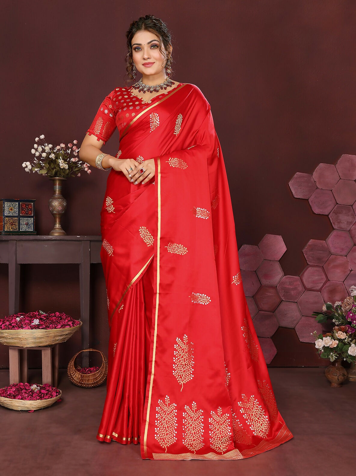 Joban Fashion Red Floral Motifs Banarasi Silk Sarees | Swadesiicart