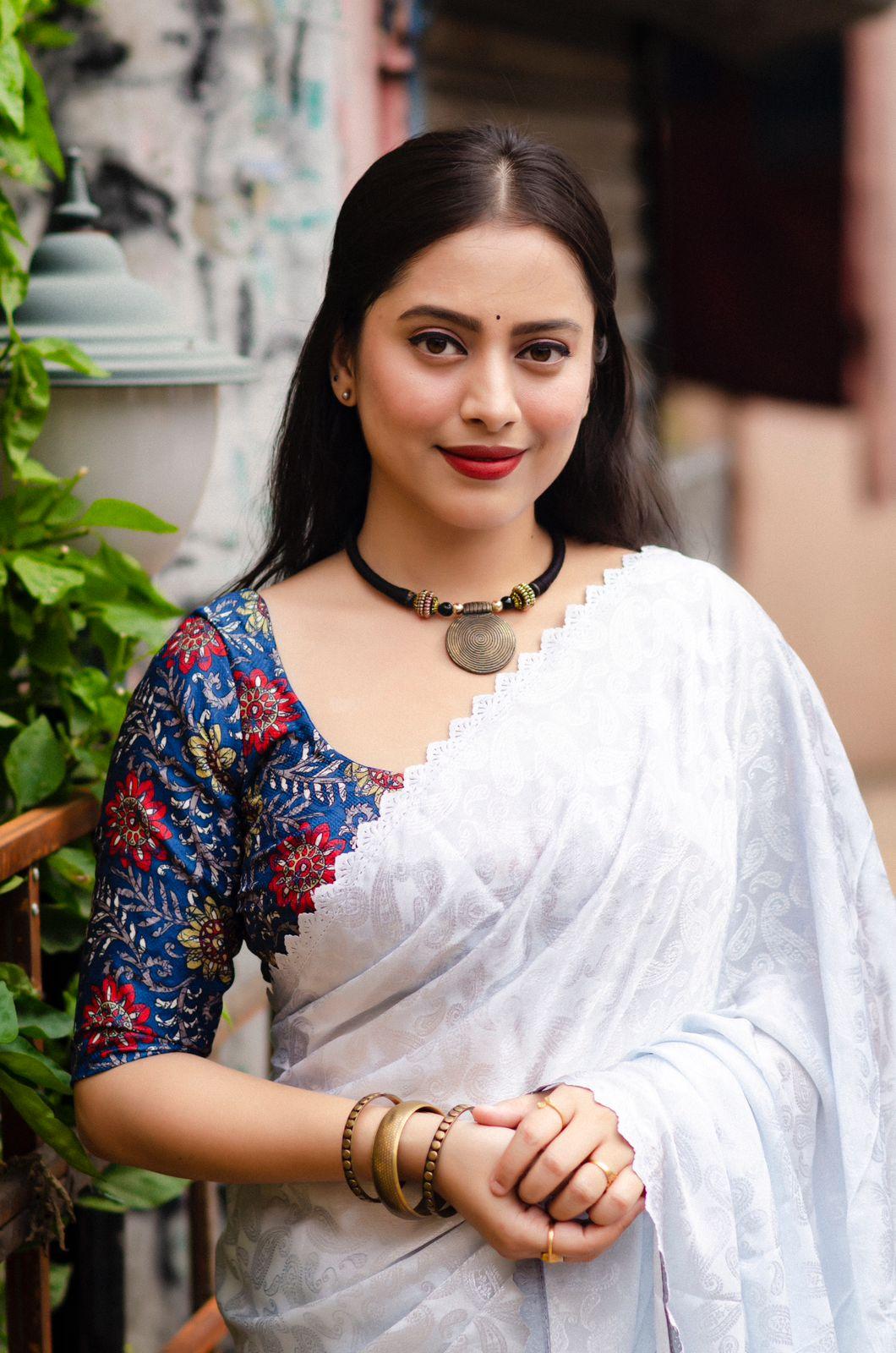 White Poly Silk Ethnic Motifs Saree with Unstitched Blouse - Hiral Fashion | Swadesiicart