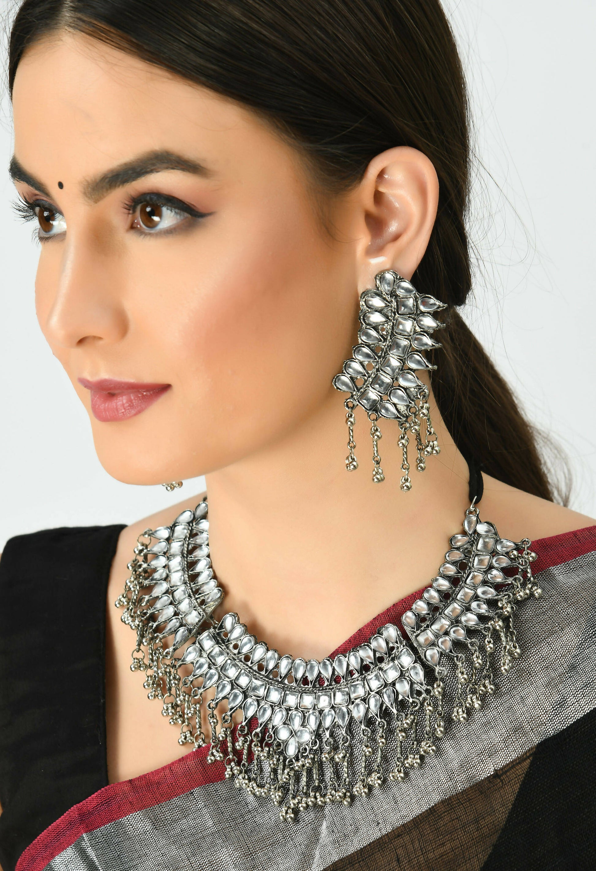 Mominos Fashion Johar Kamal Oxidised Silver-Plated Brass Finish Kundan Necklace For Women (Silver) | Swadesiicart