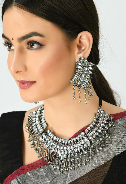 Mominos Fashion Johar Kamal Oxidised Silver-Plated Brass Finish Kundan Necklace For Women (Silver) | Swadesiicart