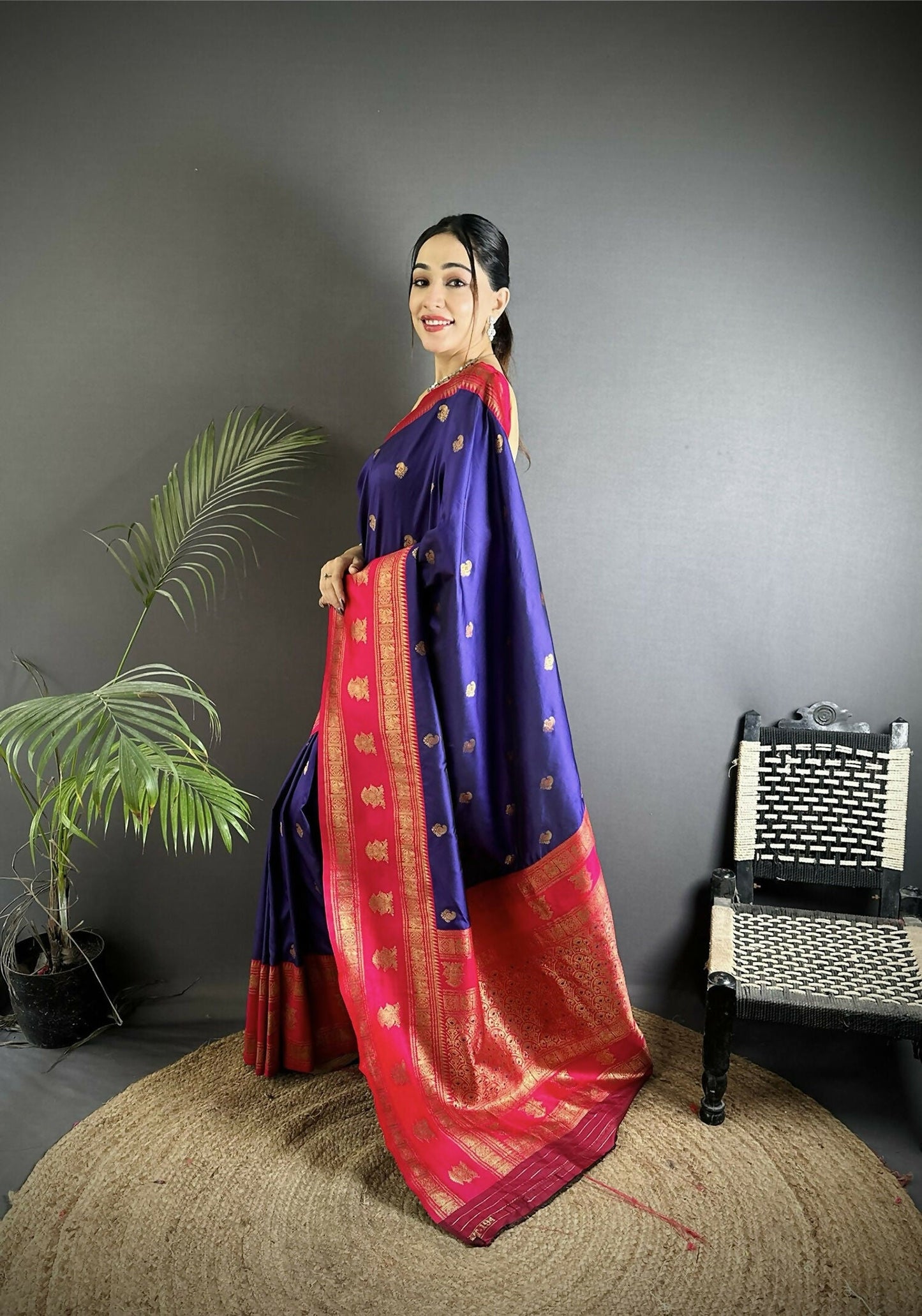 Joban Fashion Navy Blue Banarasi Soft Silk Woven Butti Saree | Swadesiicart