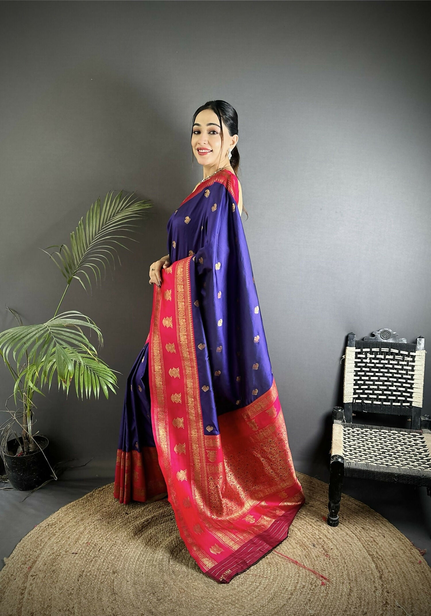 Joban Fashion Navy Blue Banarasi Soft Silk Woven Butti Saree | Swadesiicart