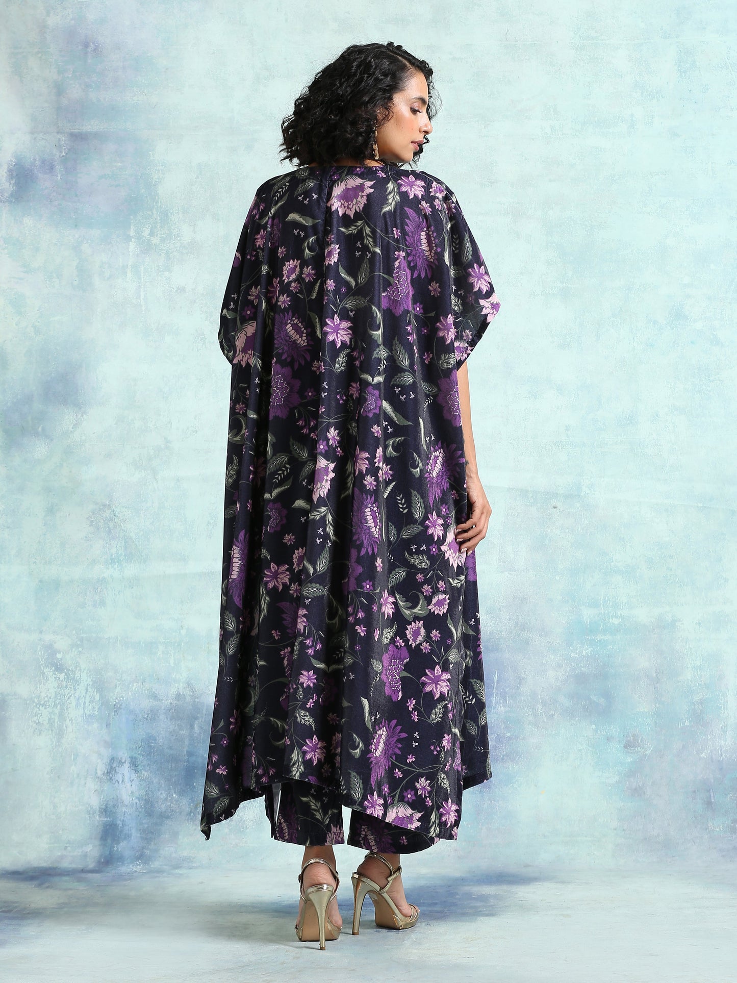 trueBrowns Black Printed Velvet Kaftan Kurta | Swadesiicart