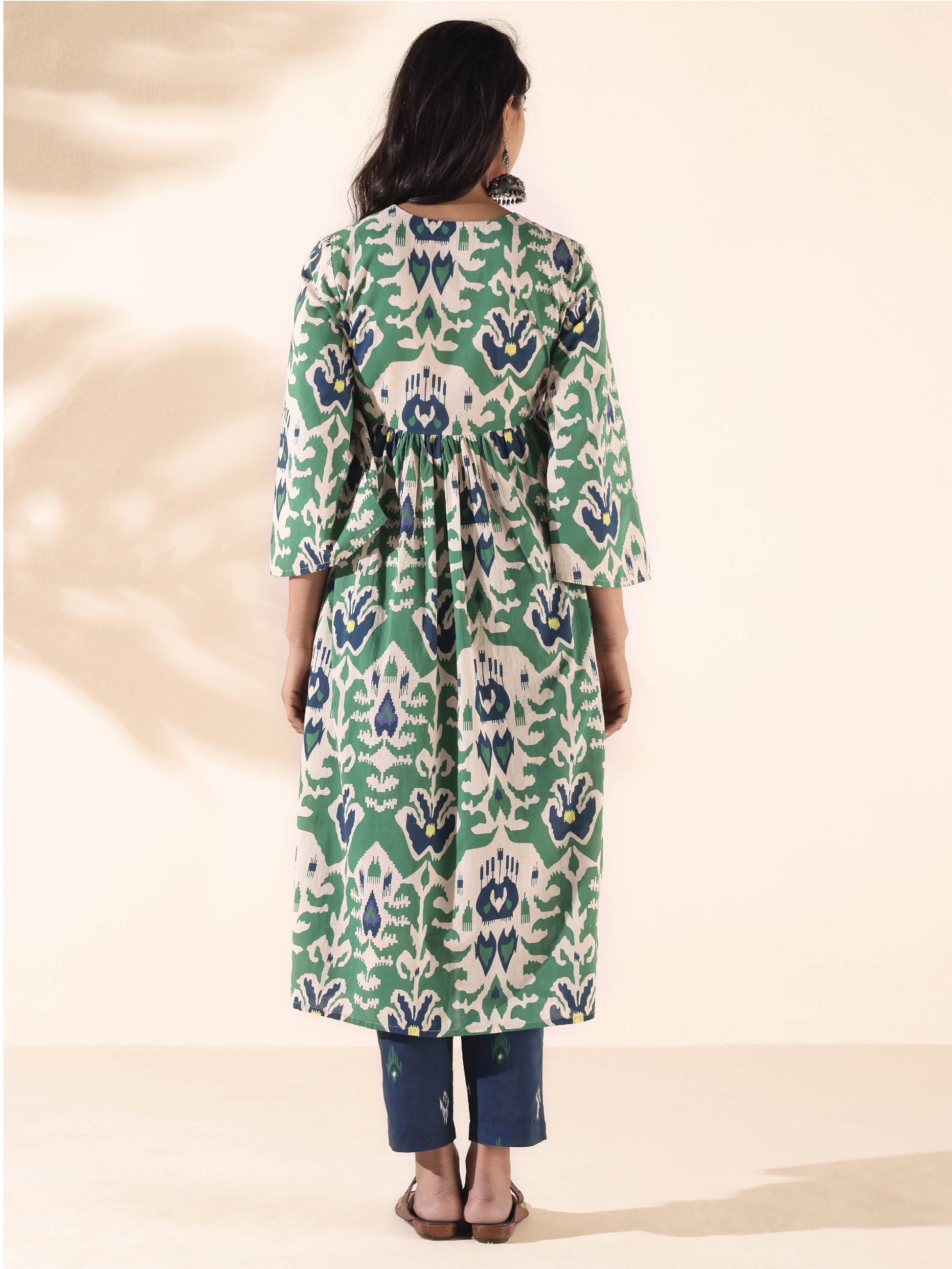 trueBrowns Green Cotton Ikat Flared Kurta Pant Set | Swadesiicart