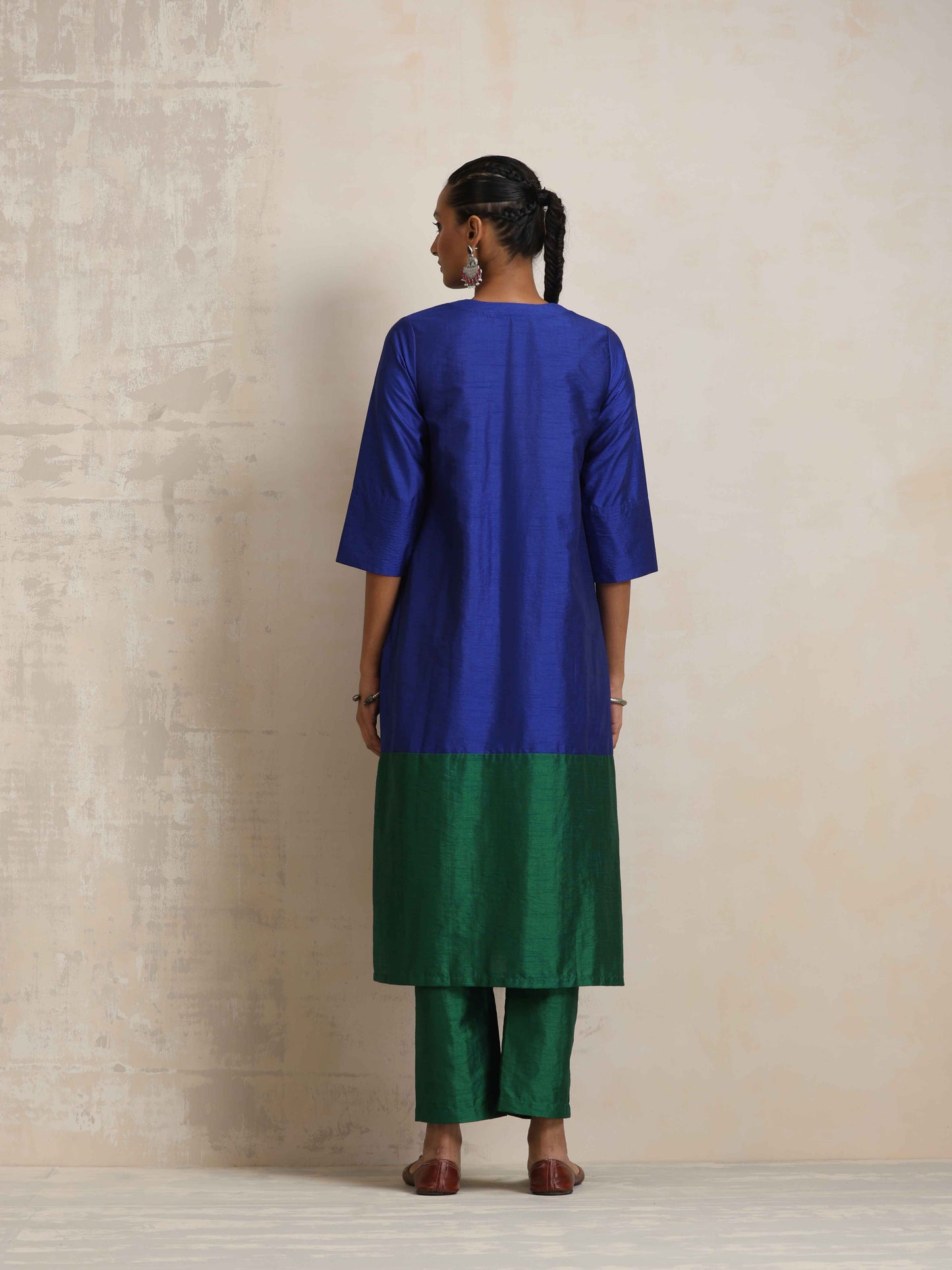 trueBrowns Blue Silk Kurta Set | Swadesiicart