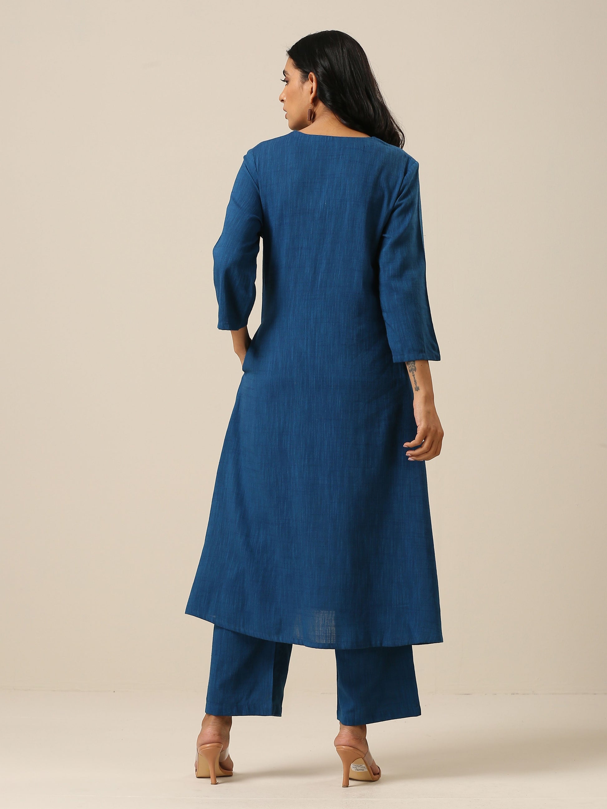 trueBrowns Classic Blue Slub Texture Overlap Pleat Kurta Pant Set | Swadesiicart