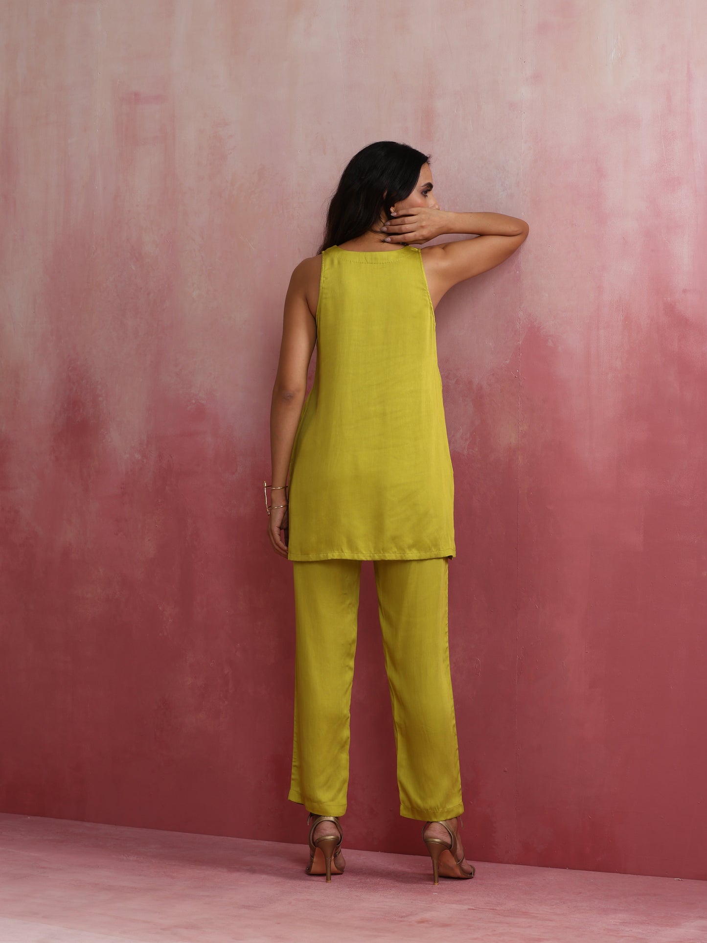 trueBrowns Lime Green Short Kurta Co-ord set - Swadesiicart