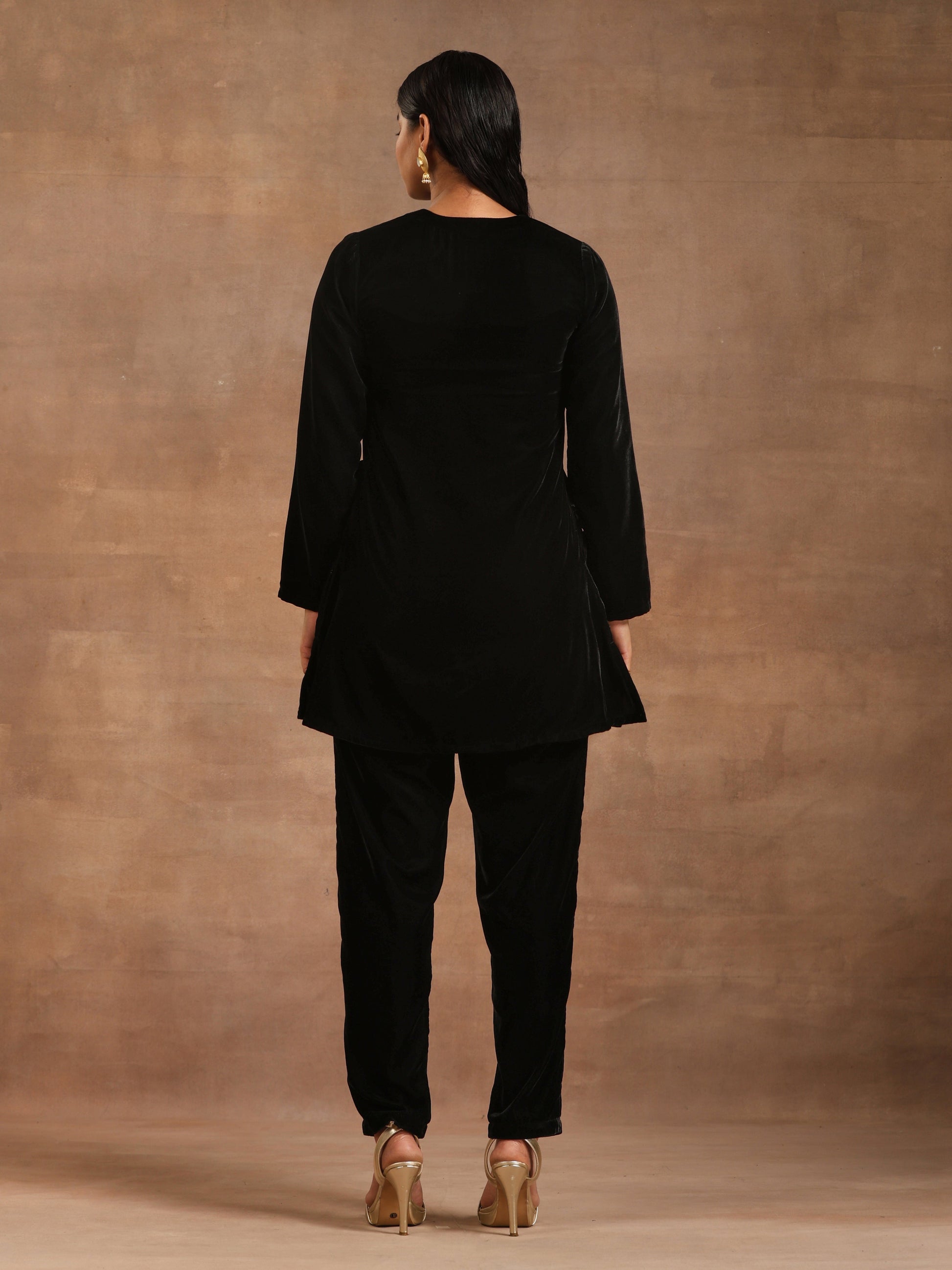 trueBrowns Black Velvet Embroidered Relaxed Co-ord Set - Swadesiicart