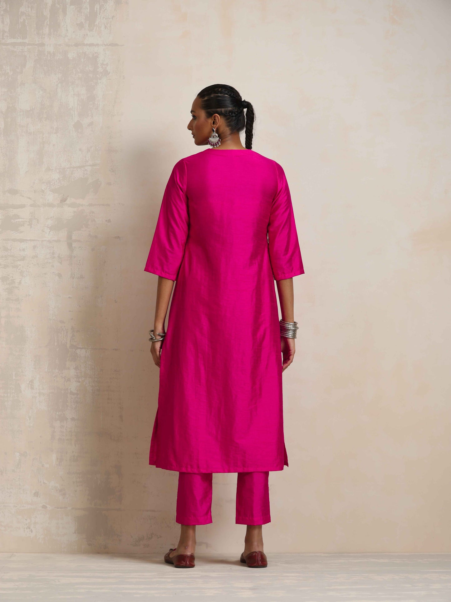 trueBrowns Pink Silk High Slit Kurta Set | Swadesiicart