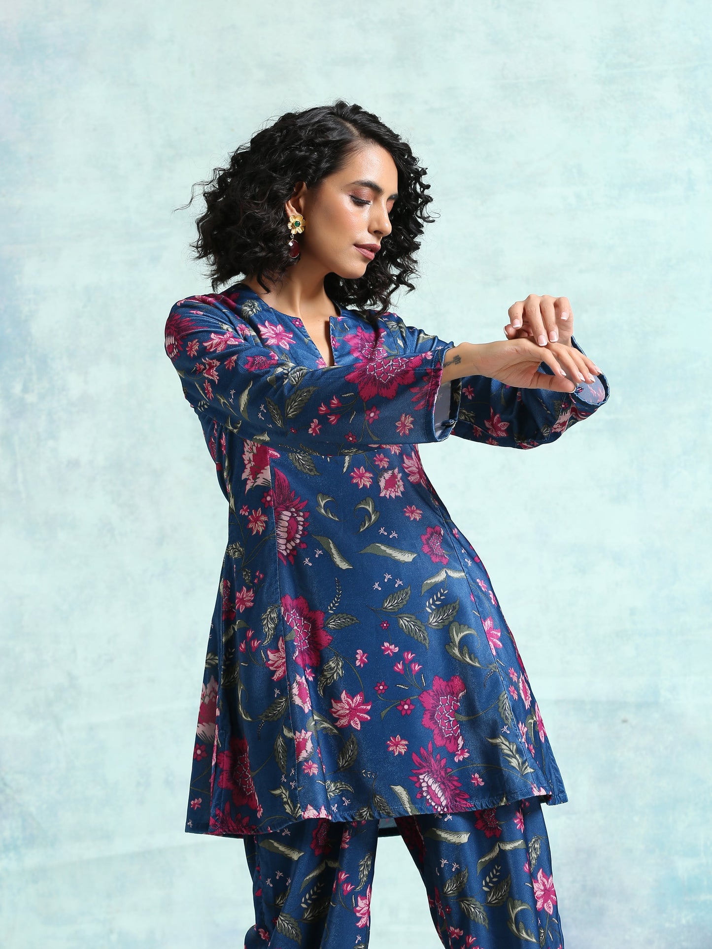 trueBrowns Blue Printed Velvet Co-Ord Set - Swadesiicart