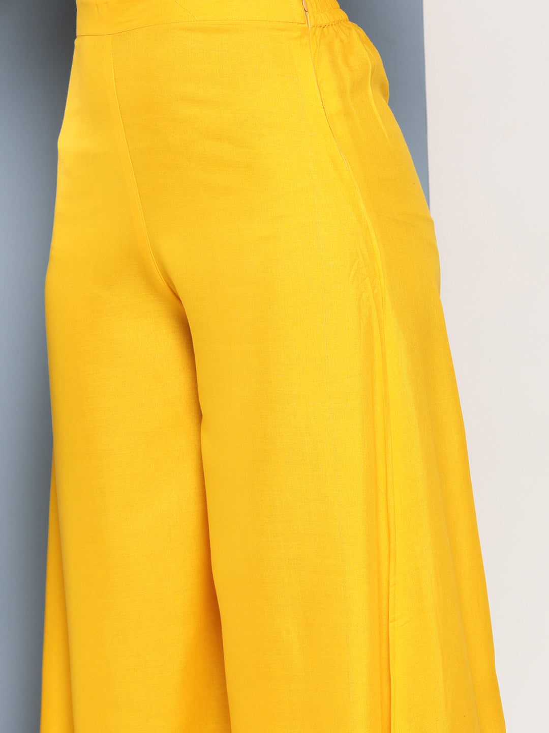 InWeave Women's Yellow Ray Strappy Kurta Set With Yellow Zig Zag Cotton Dupatta - Swadesiicart