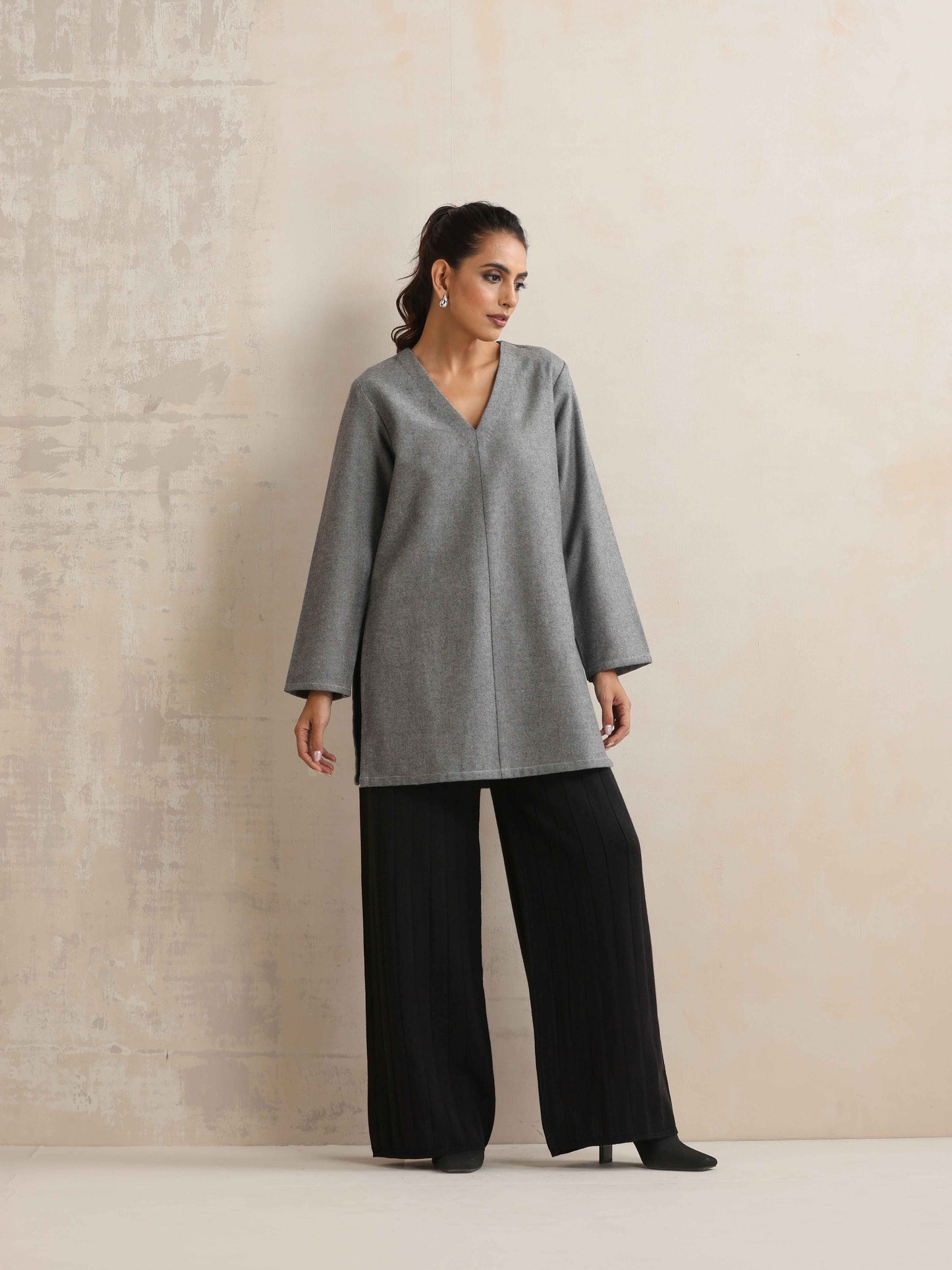 trueBrowns Grey Winter High Slit Top | Swadesiicart