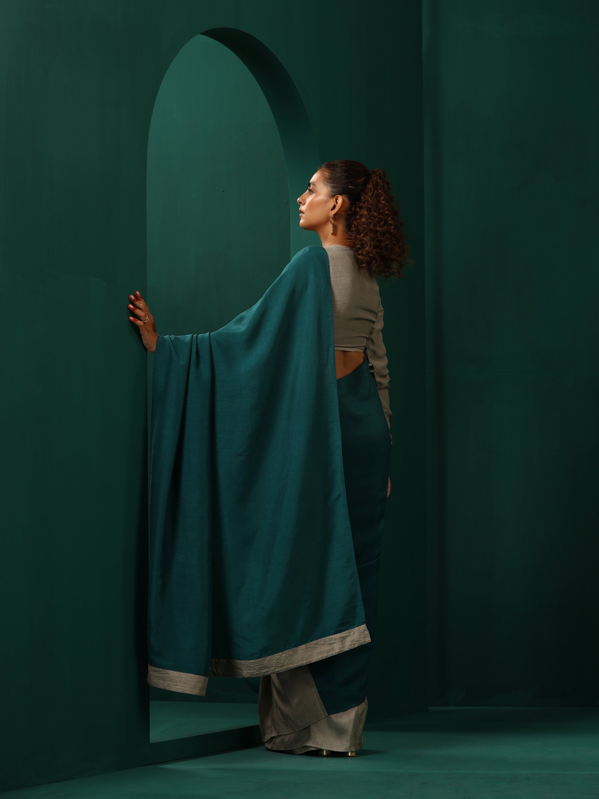 trueBrowns Teal Grey Silk Ready to Wear Saree | Swadesiicart