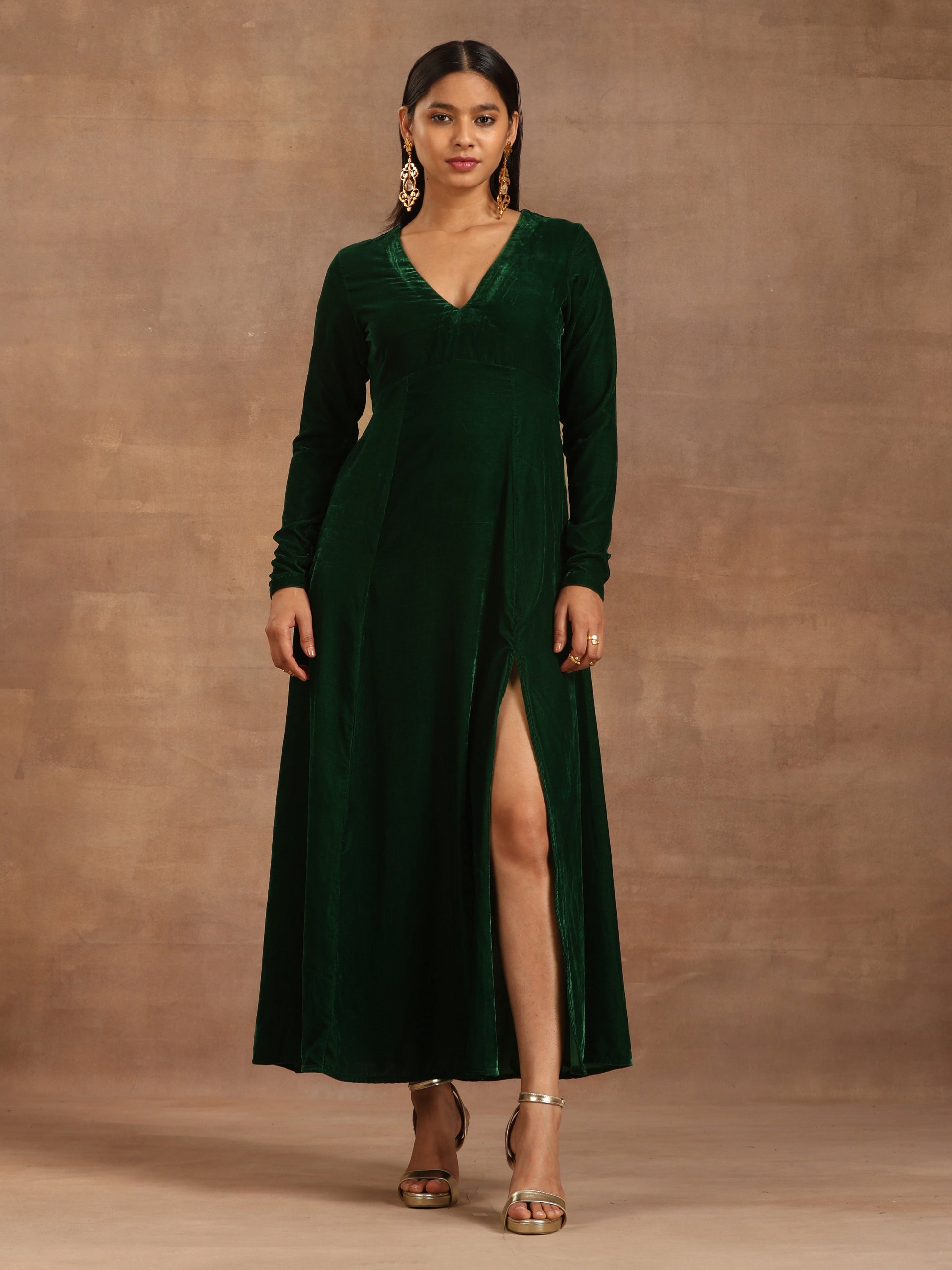 trueBrowns Green Velvet Dress | Swadesiicart