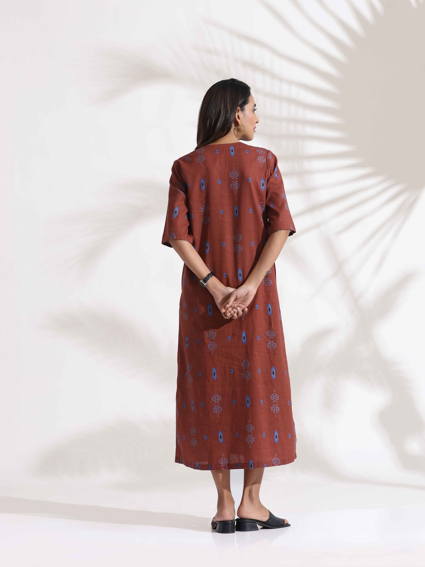 trueBrowns Brown Cotton Print pleated Dress | Swadesiicart