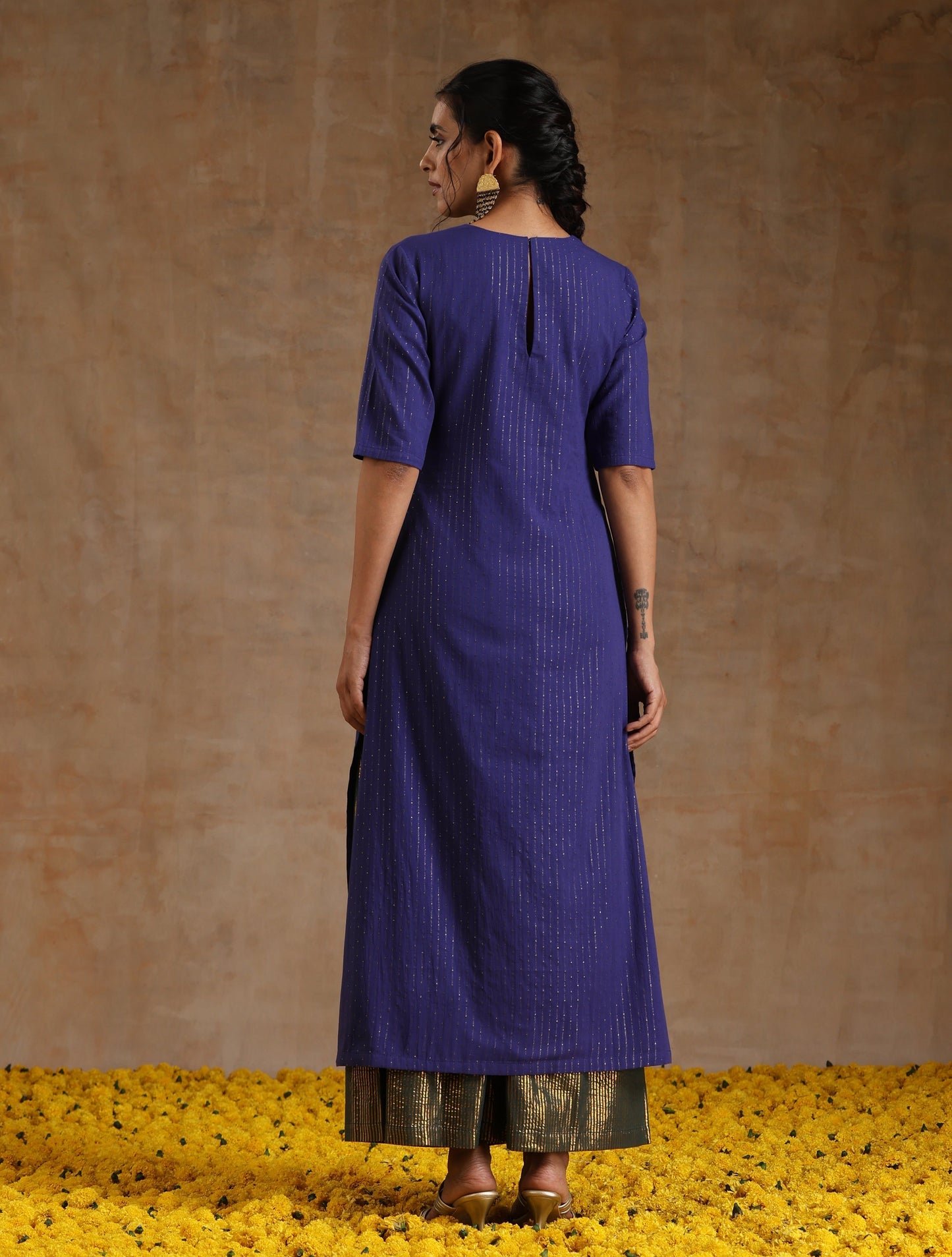 trueBrowns Spectrum Blue Gold Cotton High Slit Kurta Set | Swadesiicart