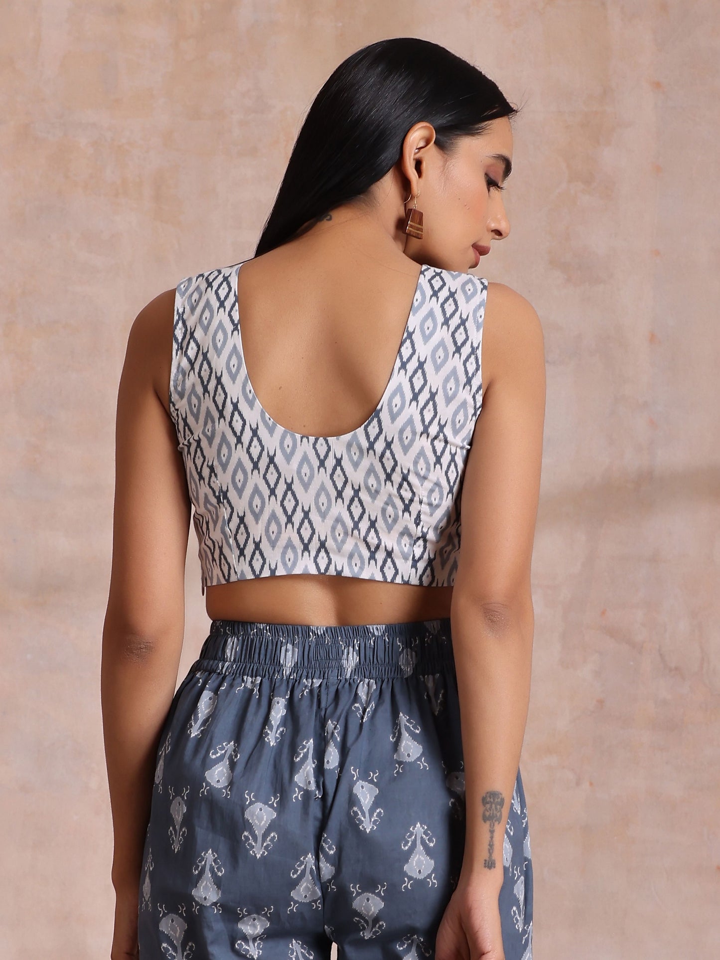 trueBrowns Grey On Grey Ikat Print Cotton Pant Suit Set | Swadesiicart