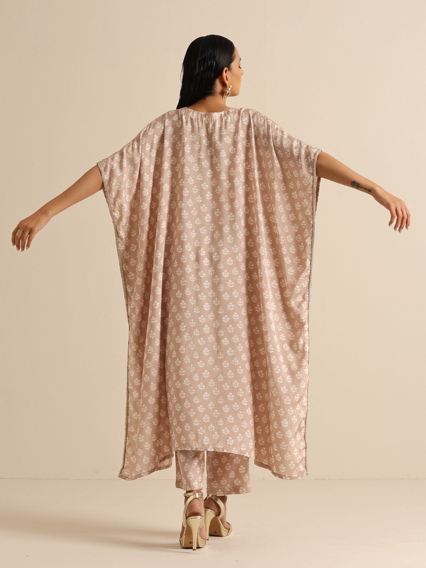 trueBrowns Beige White Floral Silk Print Kaftan Pant Set | Swadesiicart