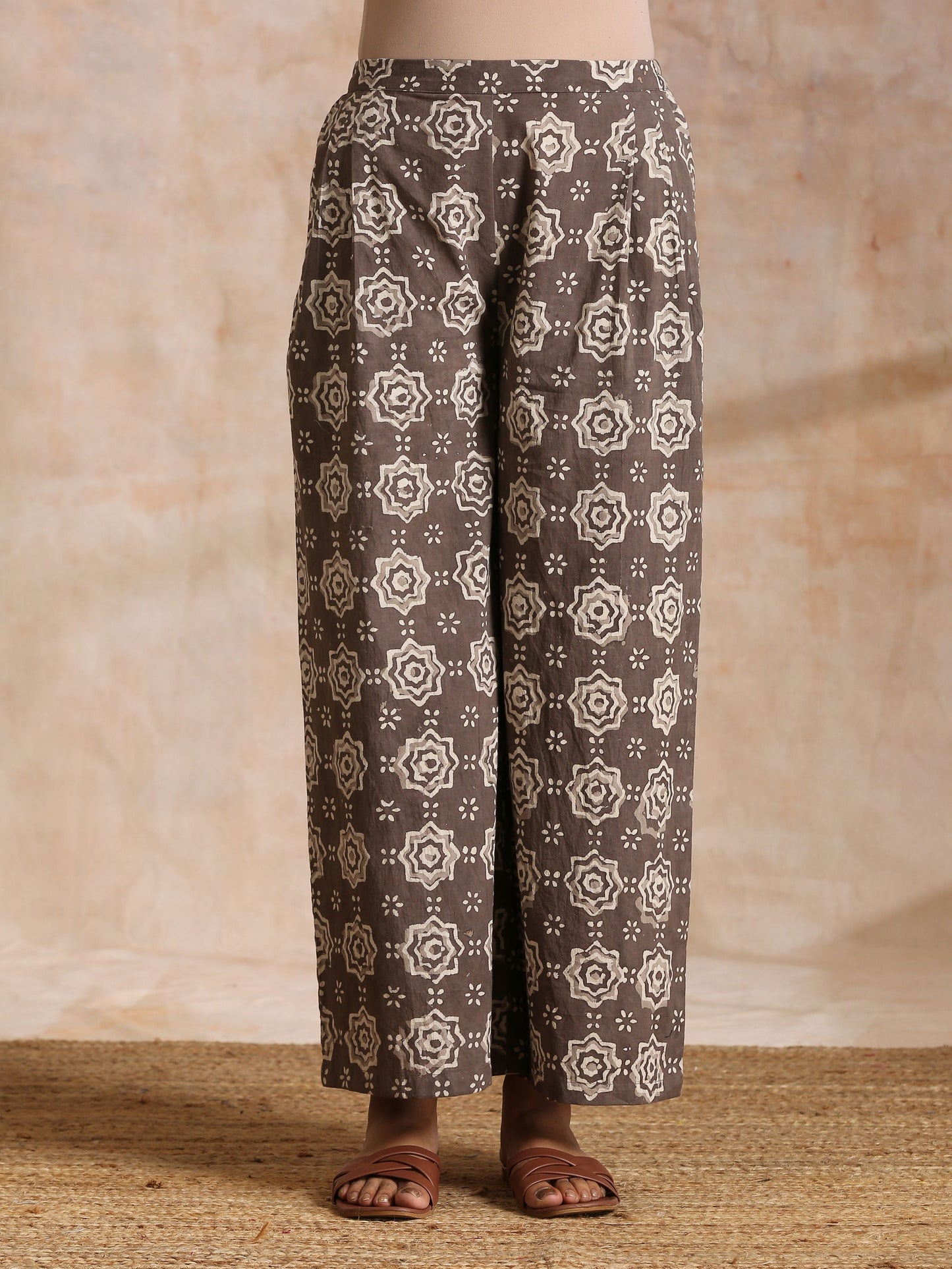 trueBrowns Clay Dabu Zig-Zag Motifs Print Cotton Sleeveless Jacket Pant Set | Swadesiicart