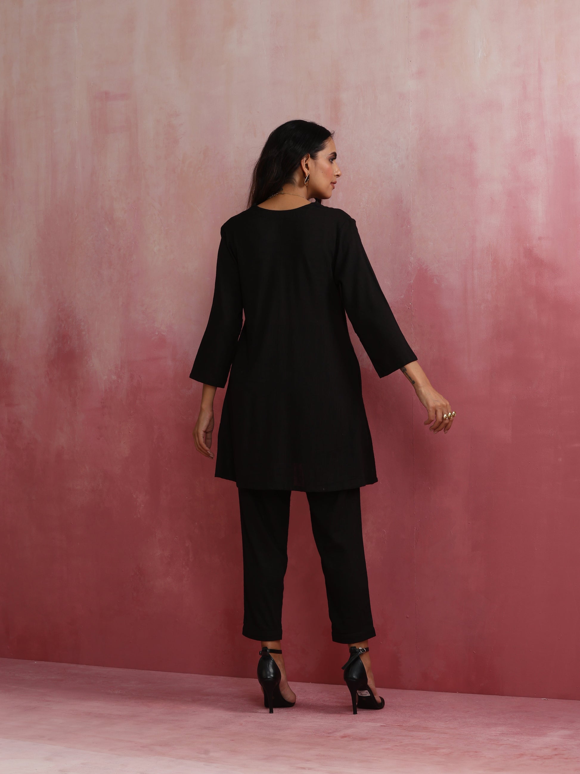 trueBrowns Black Viscose Slub Pleated Kurta Co-ord Set - Swadesiicart