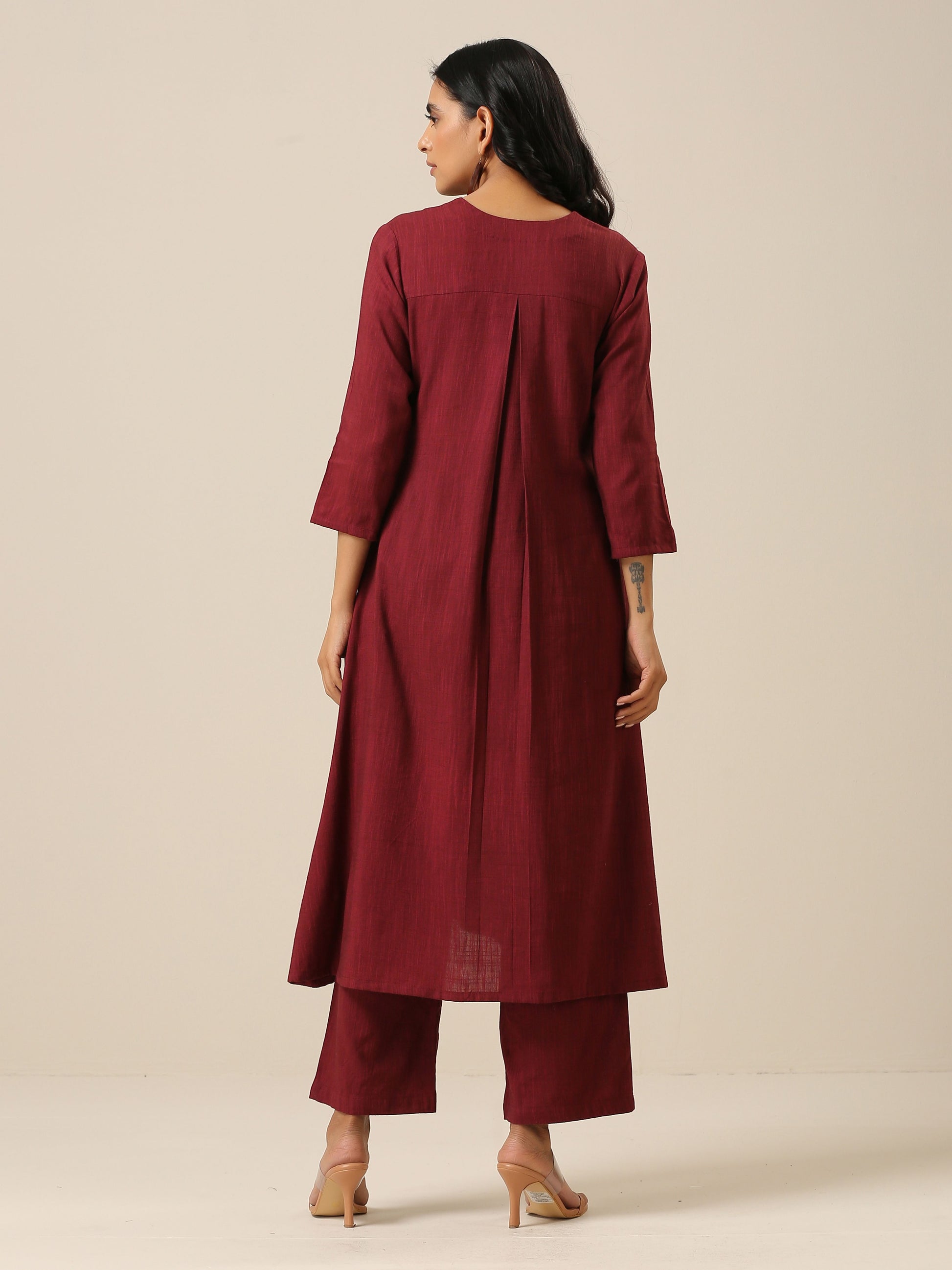 trueBrowns Ruby Wine Slub Texture Back Pleat Kurta Pant Set | Swadesiicart