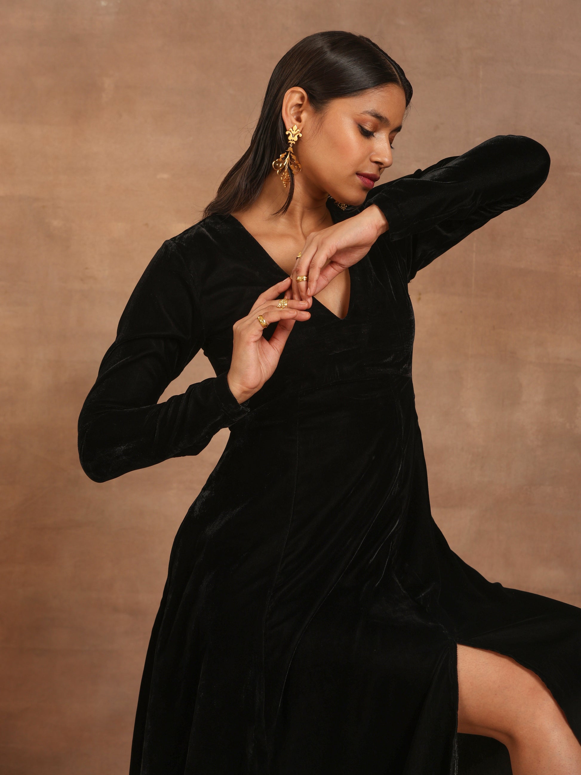 trueBrowns Black Velvet Dress | Swadesiicart
