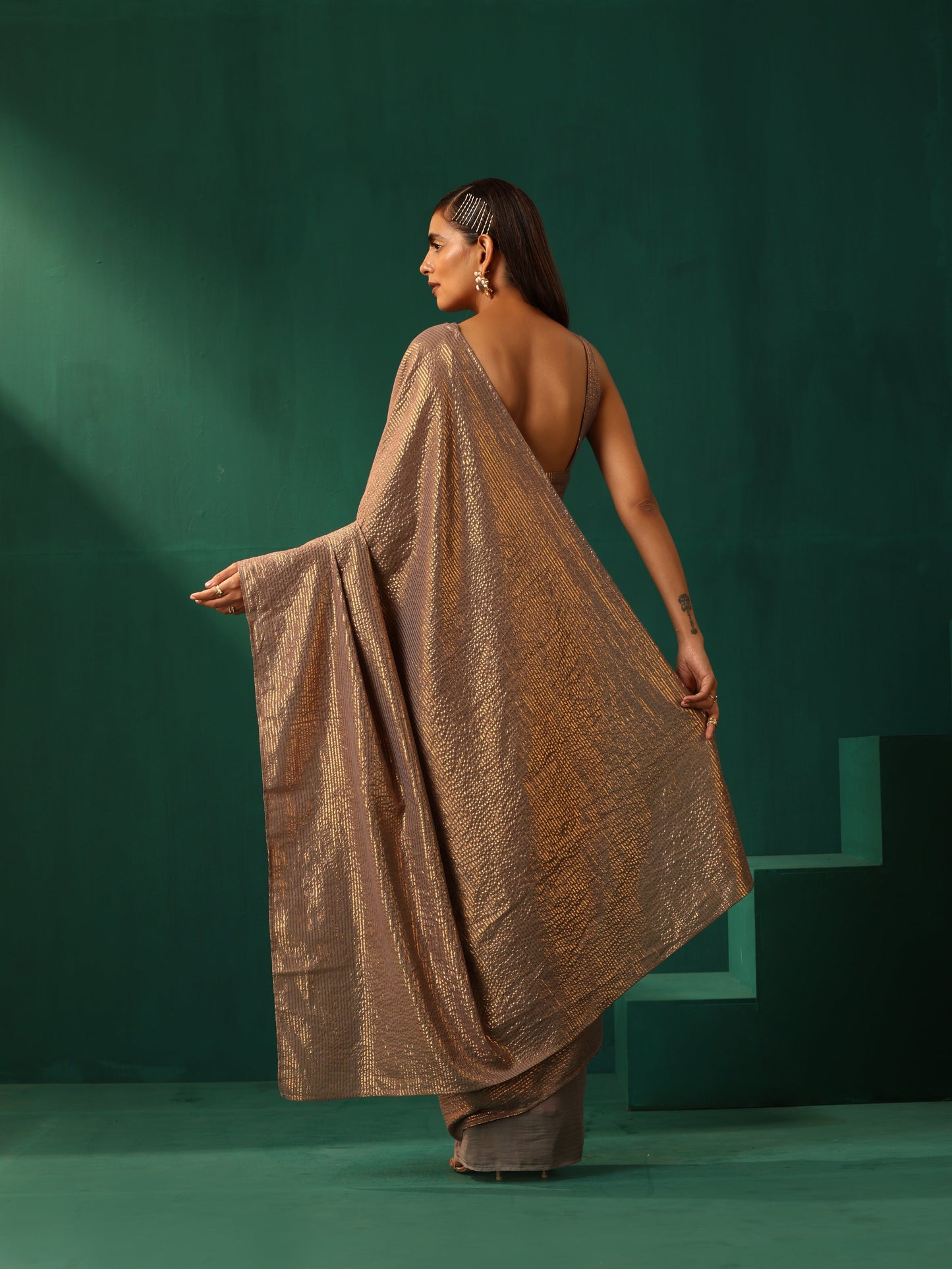 trueBrowns Grey Cotton Gold Lurex Striped Ready to Wear Saree | Swadesiicart