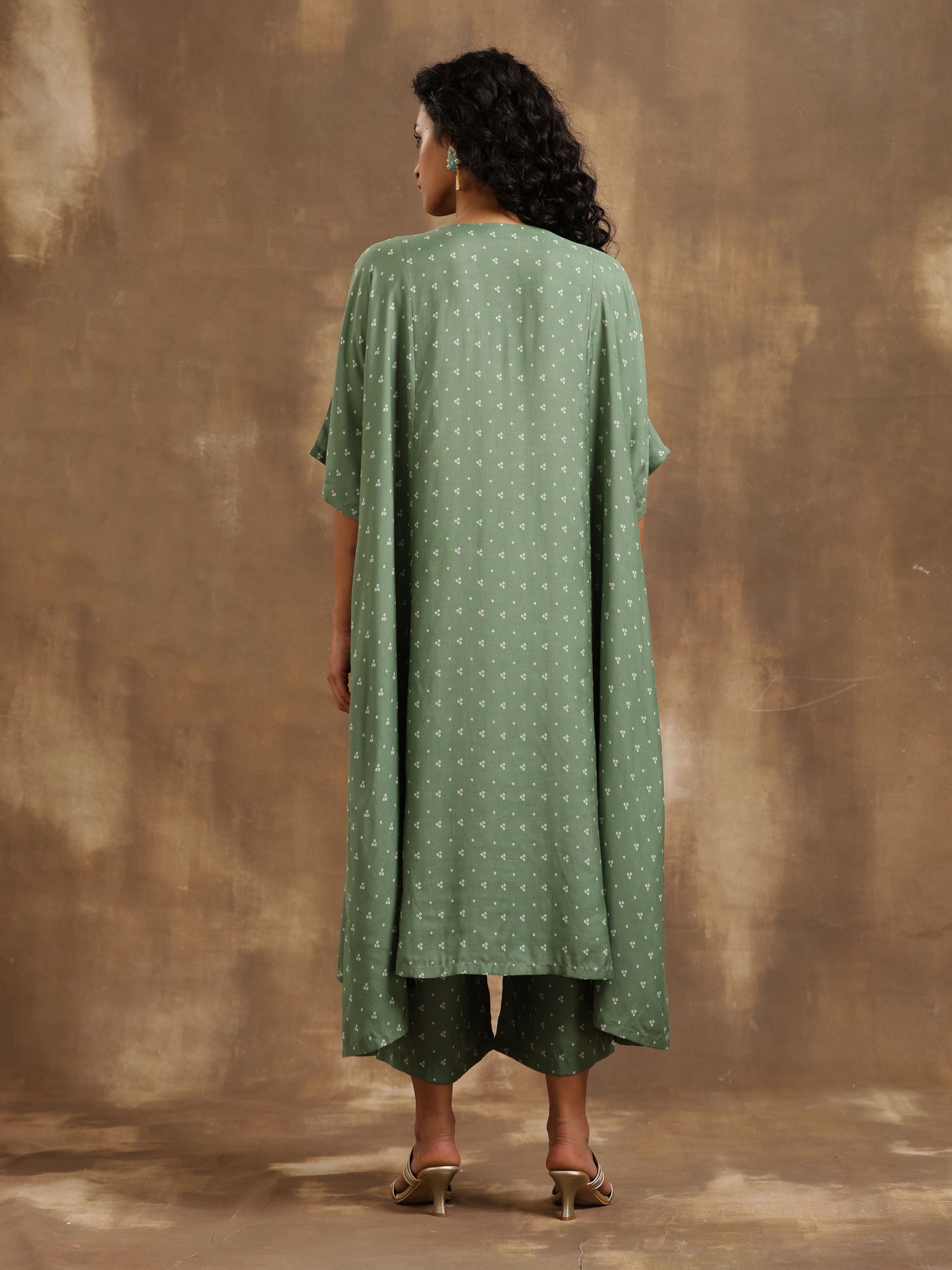 trueBrowns Light Green Bandhani Printed Silk Oversized Kurta Pant Set | Swadesiicart