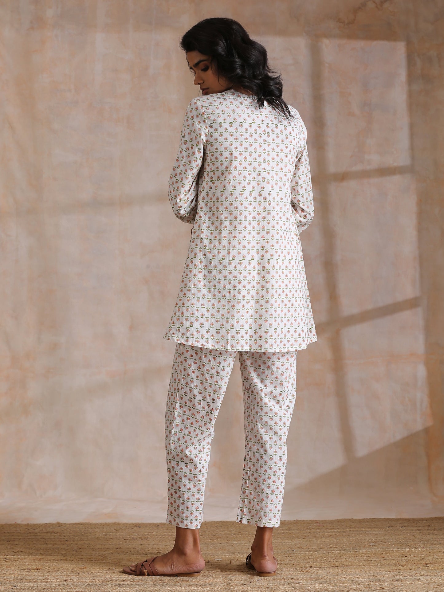 trueBrowns White With Small Floral Booti Print Cotton Pleated Co-Ord Set - Swadesiicart