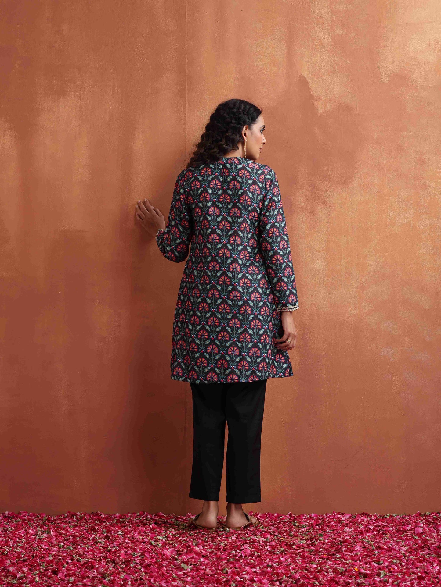 trueBrowns Black Floral Print Co-ord Set - Swadesiicart