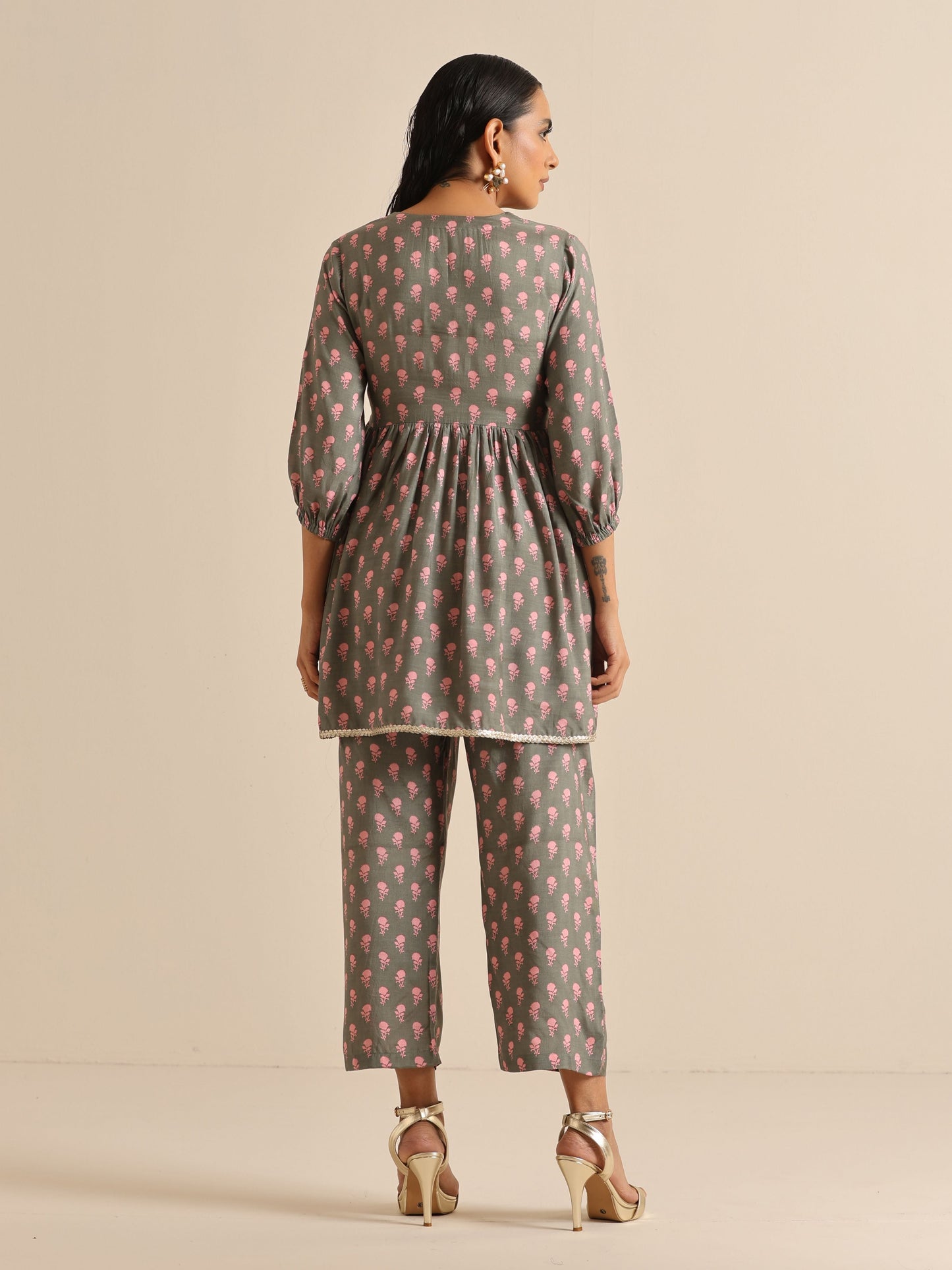 trueBrowns Grey Floral Silk Printed Co-Ord Set - Swadesiicart