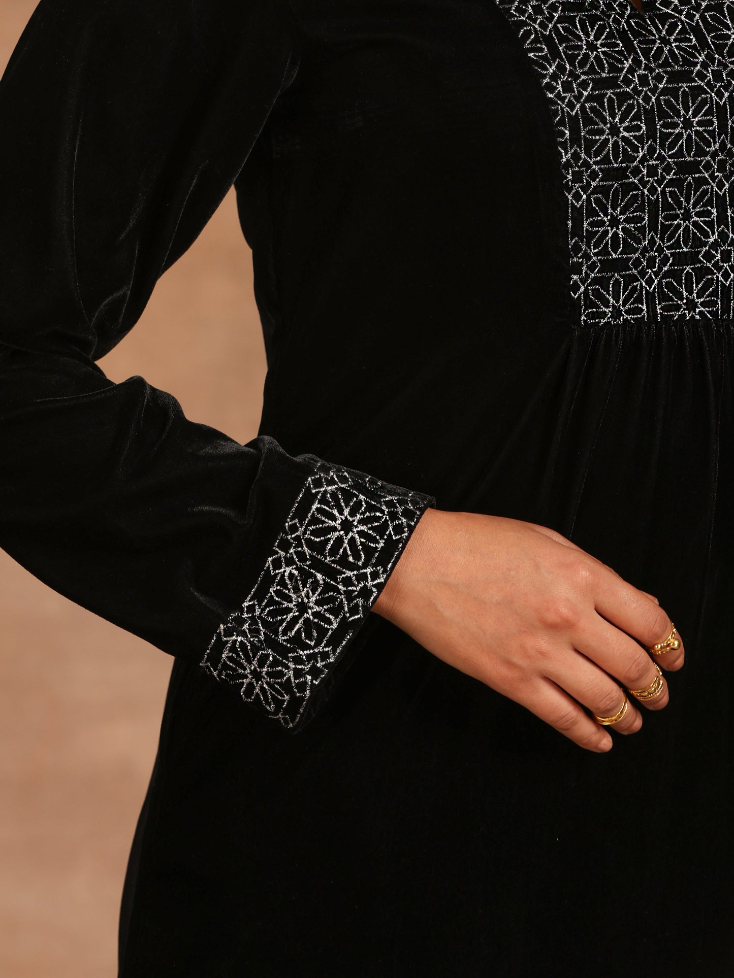 trueBrowns Black Velvet Embroidered Kurta | Swadesiicart