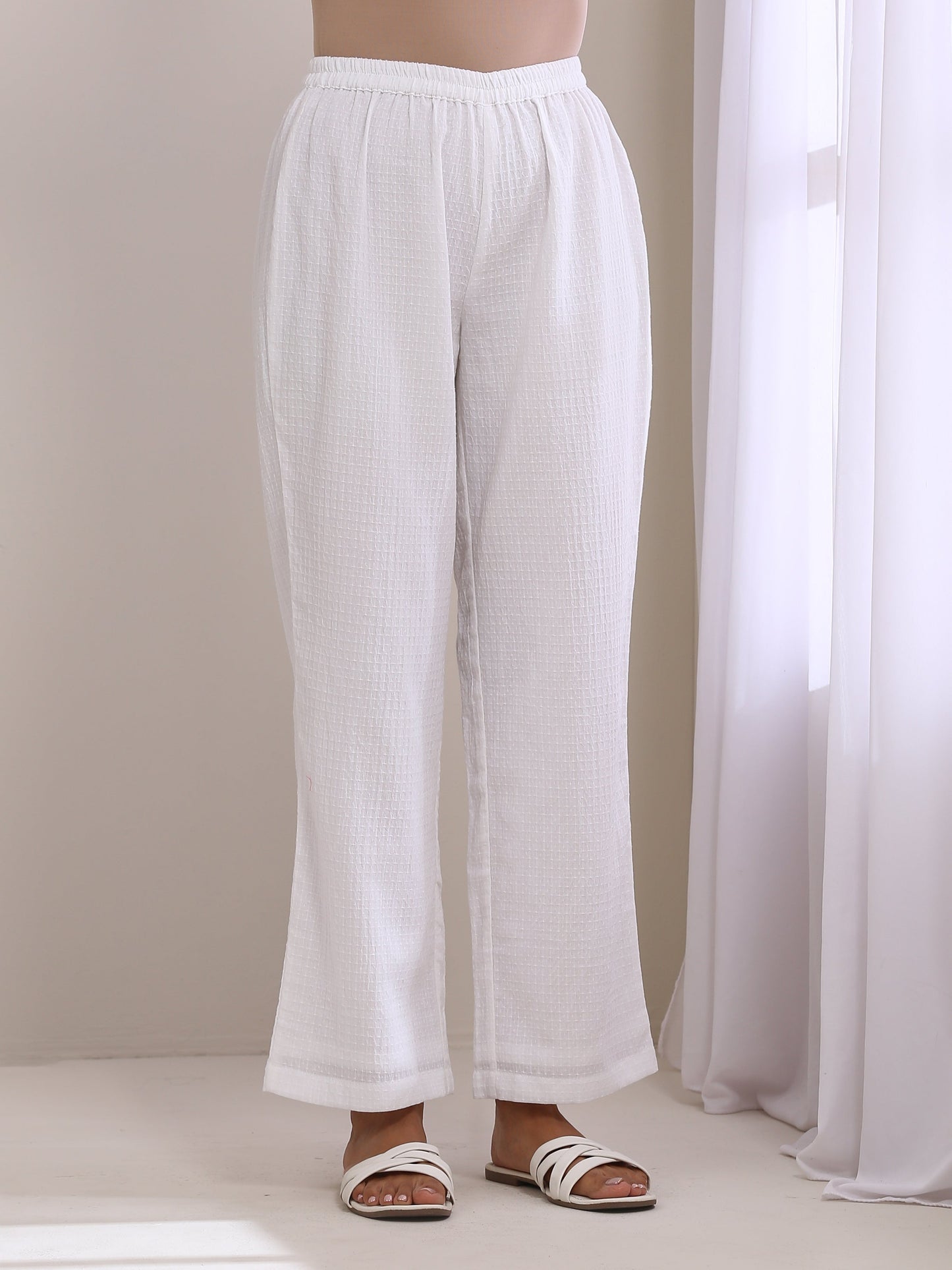 trueBrowns White Dobby Neck Pleat Kurta Pant Set | Swadesiicart