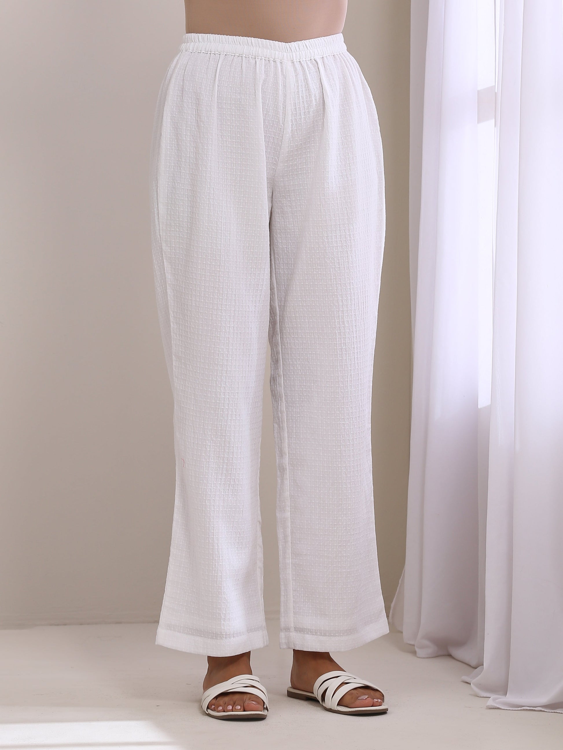 trueBrowns White Dobby Neck Pleat Kurta Pant Set | Swadesiicart