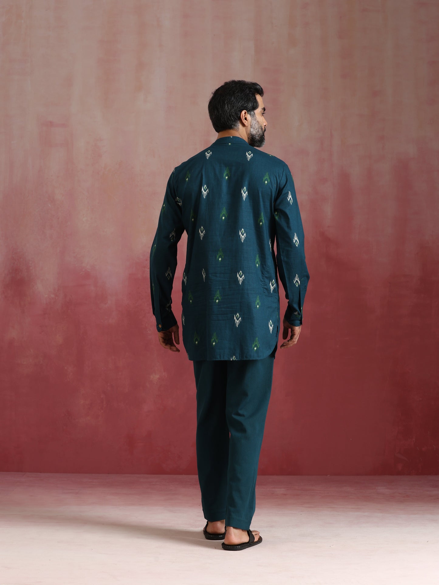 trueBrowns Men's Blue Ikat Print Mandarin Collar Kurta Co-ord set - Swadesiicart