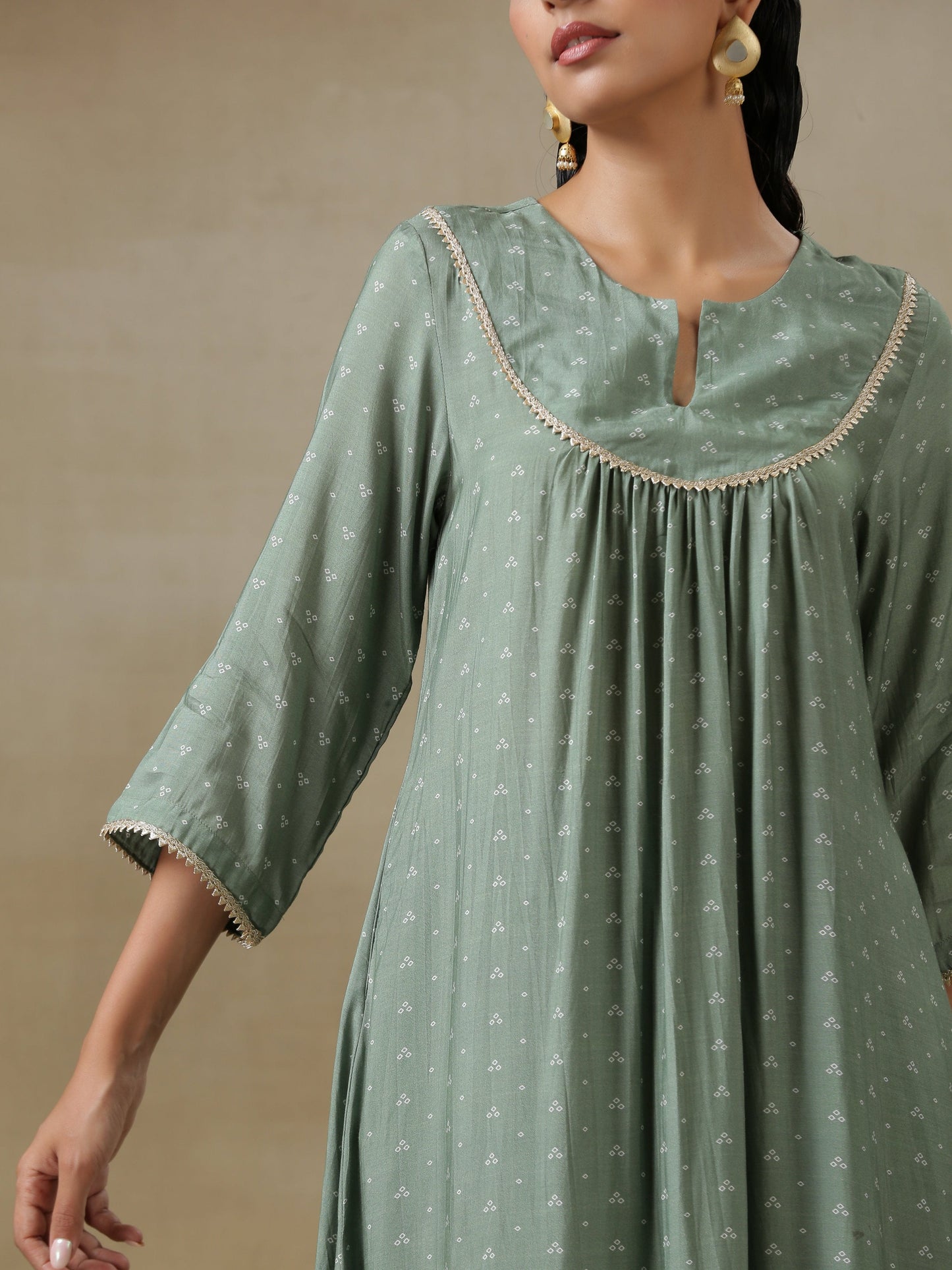 trueBrowns Light Green Bandhani Printed Silk Yoke Kurta Pant Set | Swadesiicart