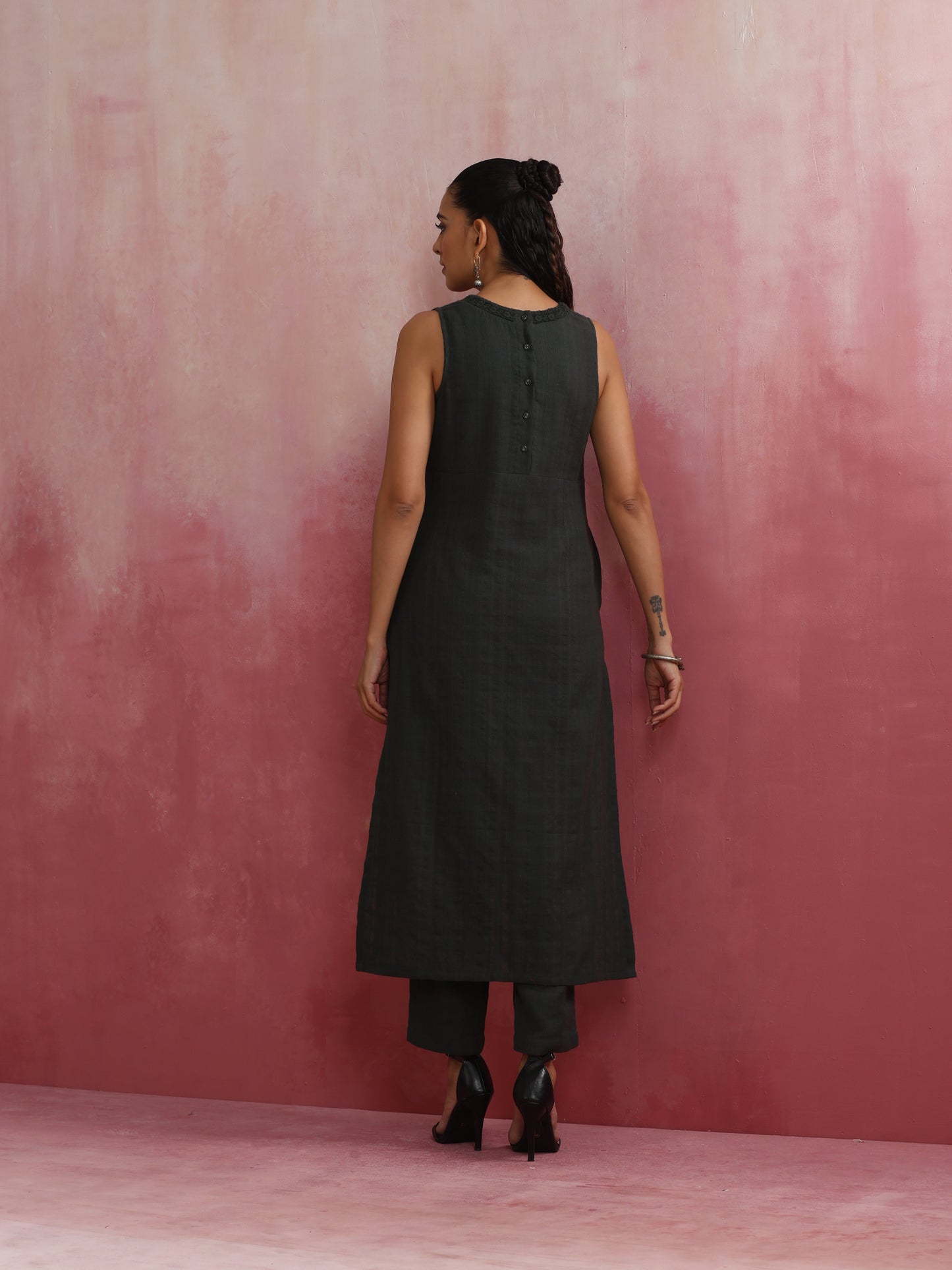 trueBrowns Dark Olive Green Cotton Dobby Kurta Set | Swadesiicart