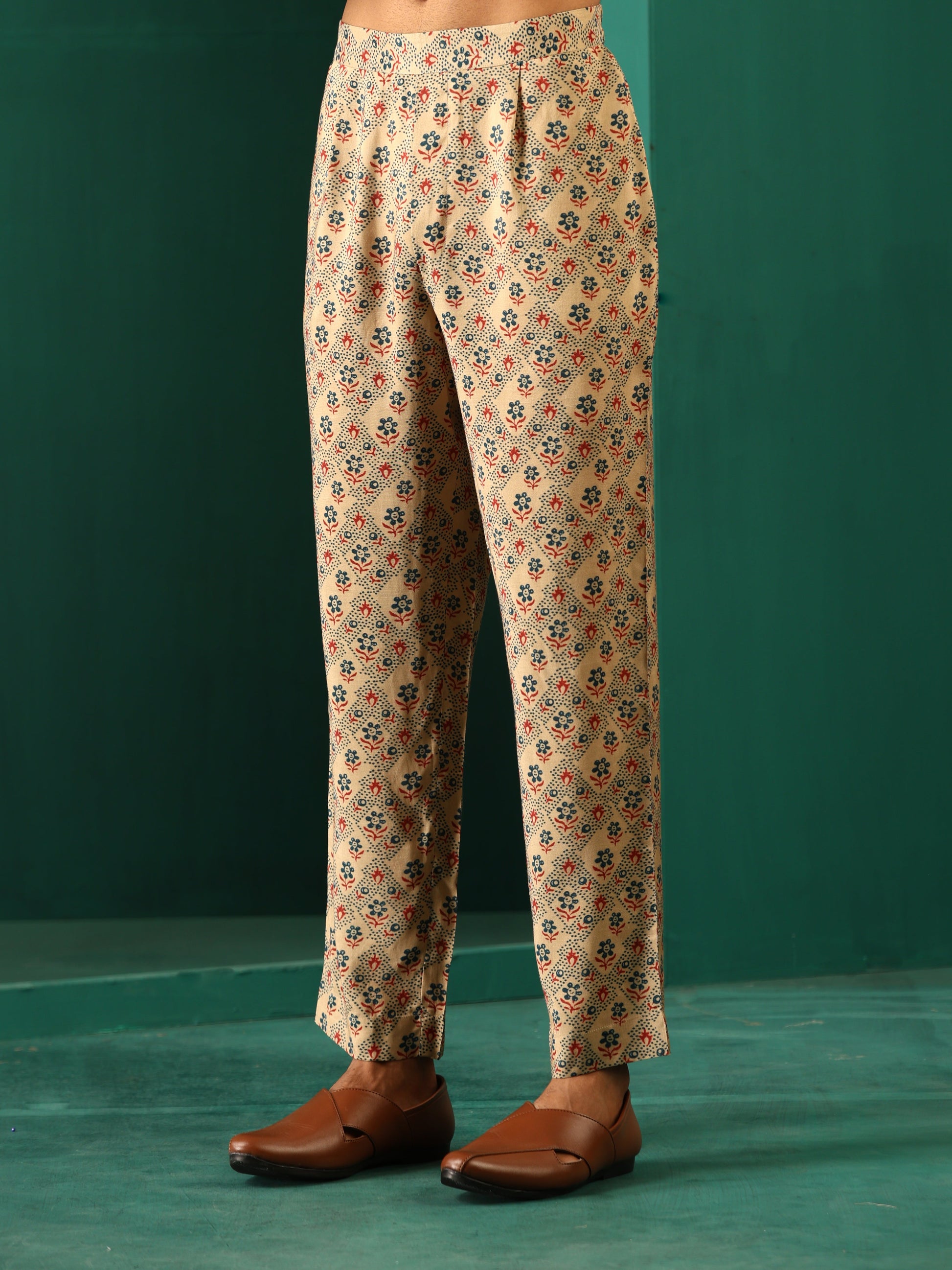 trueBrowns Men's Beige Geometric Muslin Silk Printed Co-ord Set - Swadesiicart