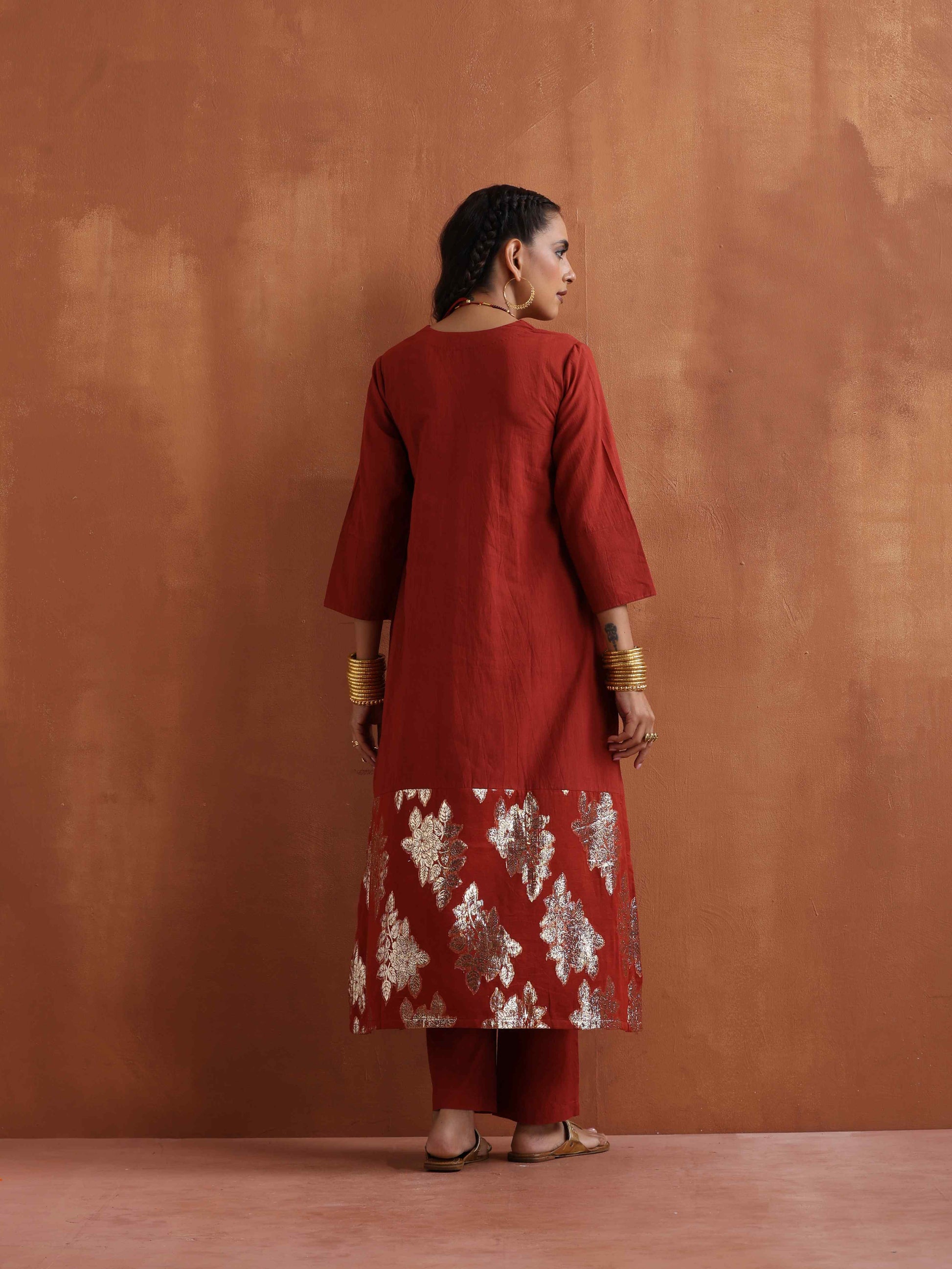 trueBrowns Rust Metallic Straight Kurta Set | Swadesiicart