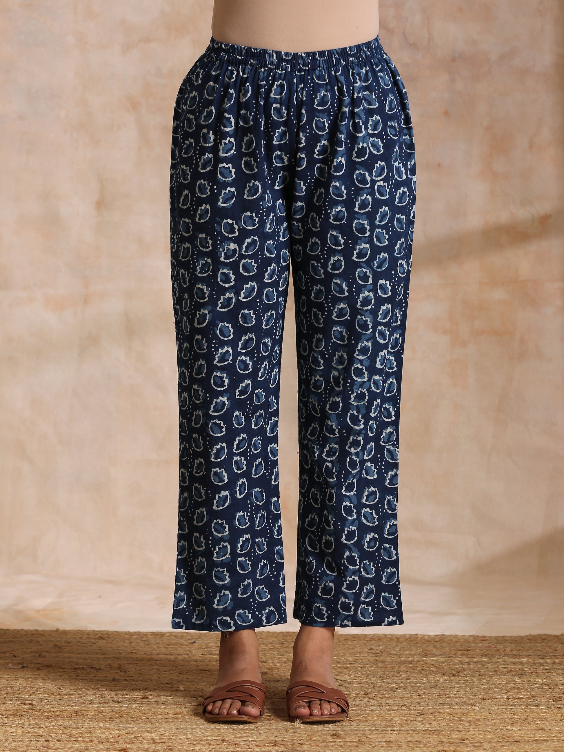 trueBrowns Indigo Dabu Zig-Zag Lines Print Cotton Flared Kurta Pant Set | Swadesiicart